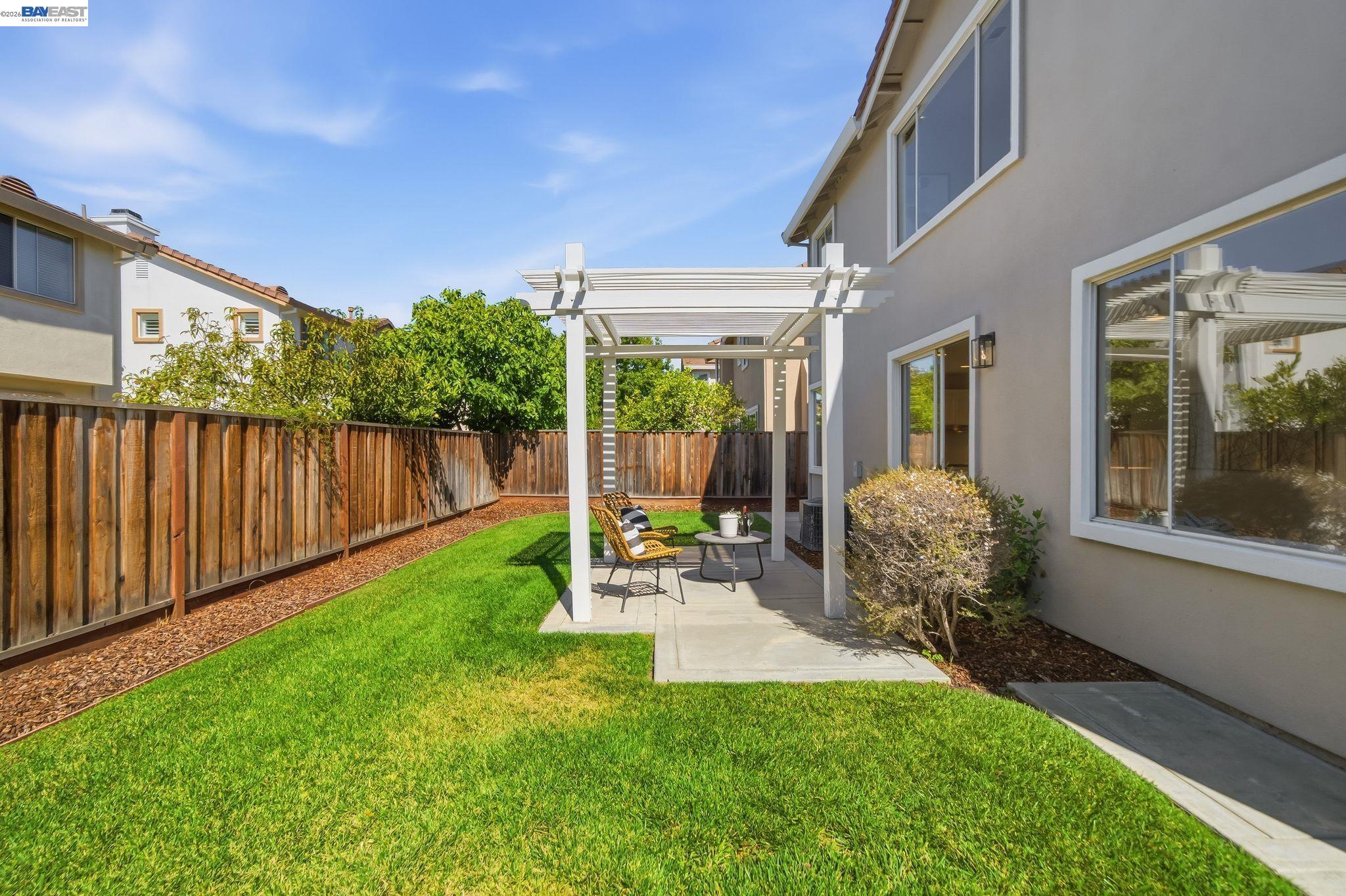 37341 Chinaberry Cmn