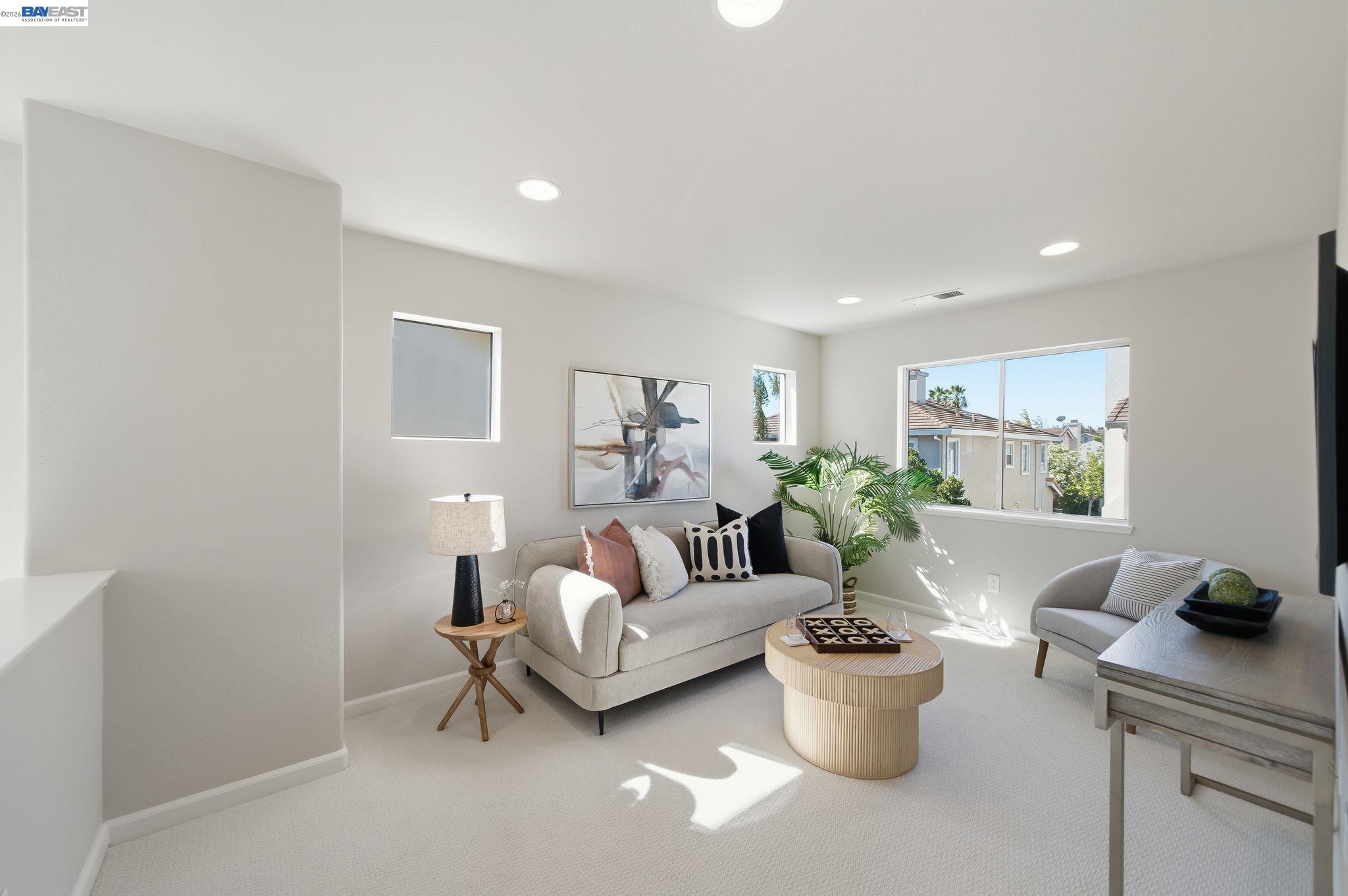 37341 Chinaberry Cmn