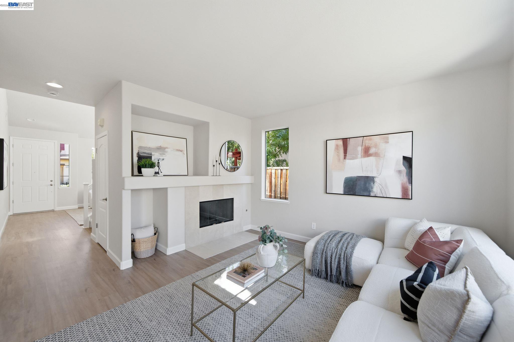 37341 Chinaberry Cmn