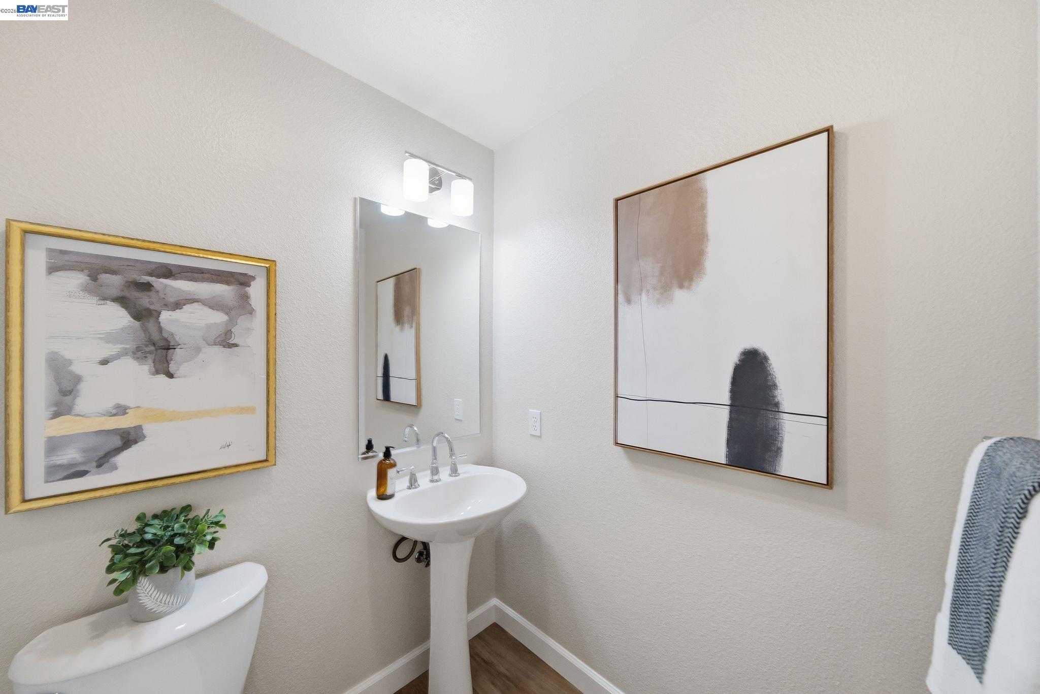 37341 Chinaberry Cmn