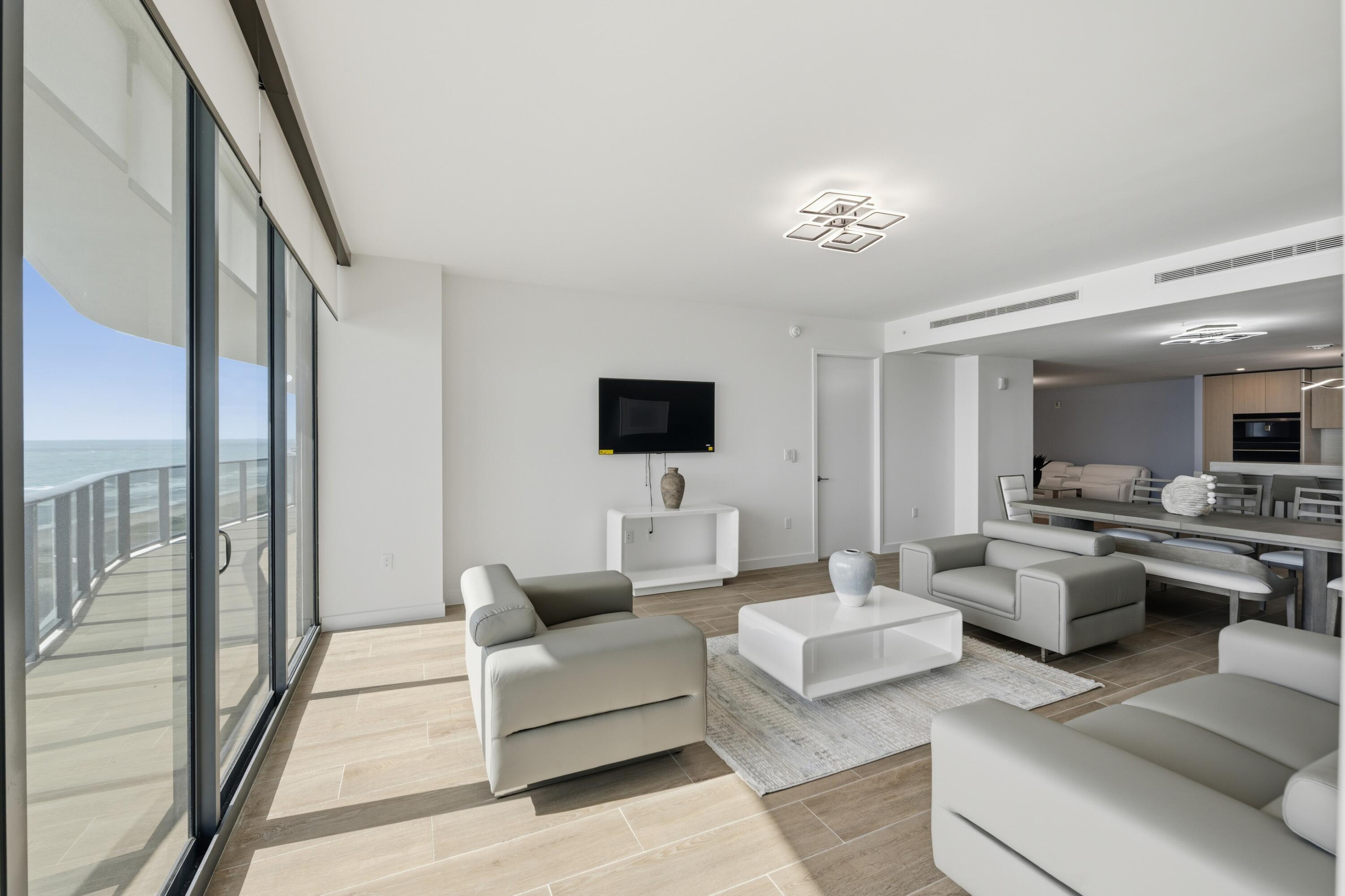 900 N Ocean Boulevard 802