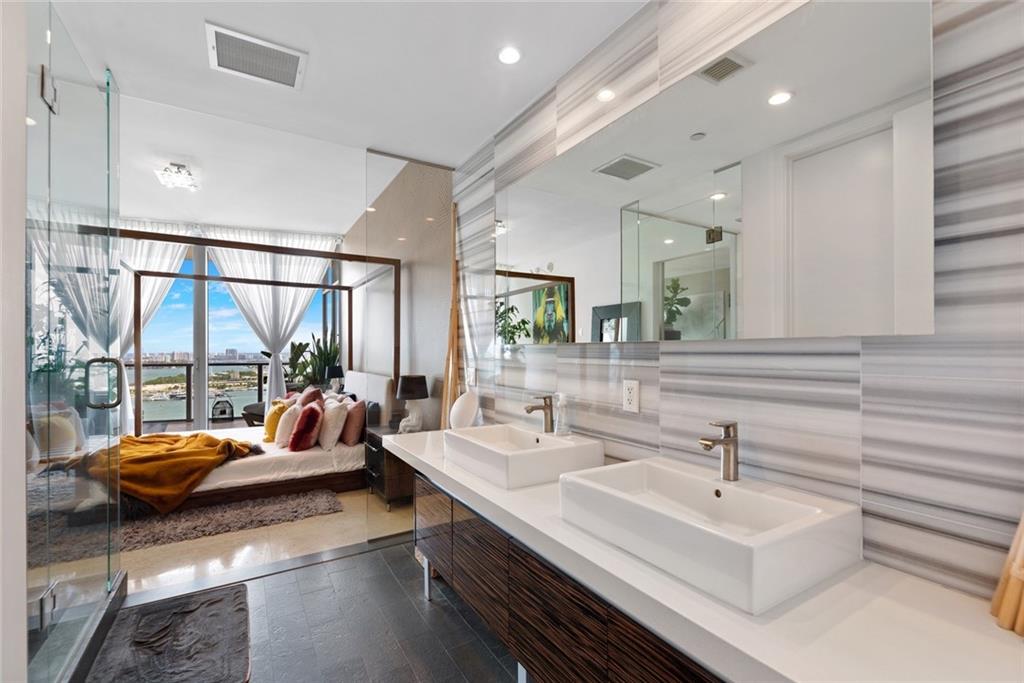 1100 Biscayne Blvd 2803