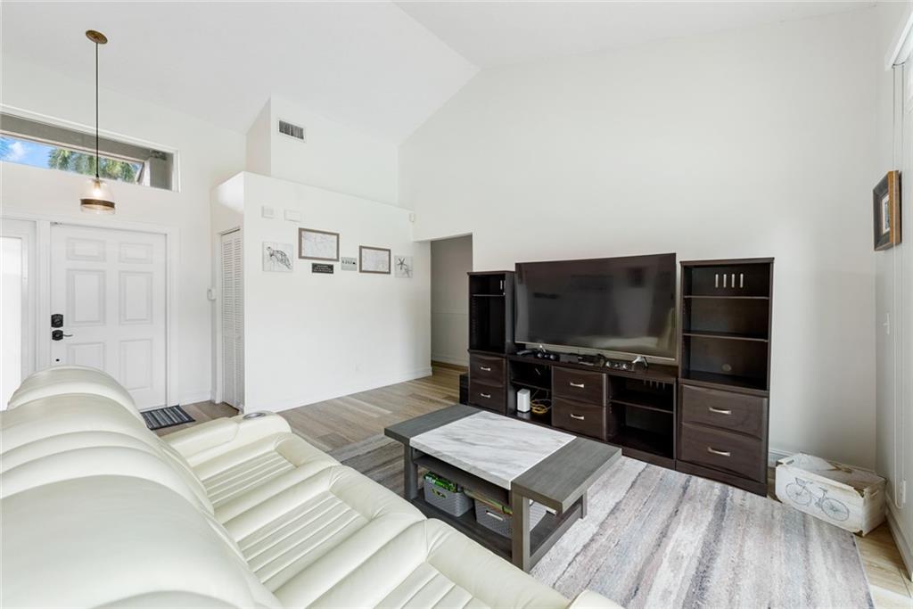 10391 NW 18th Mnr