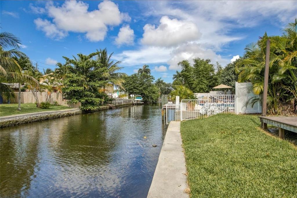 412 SW 11th Ct