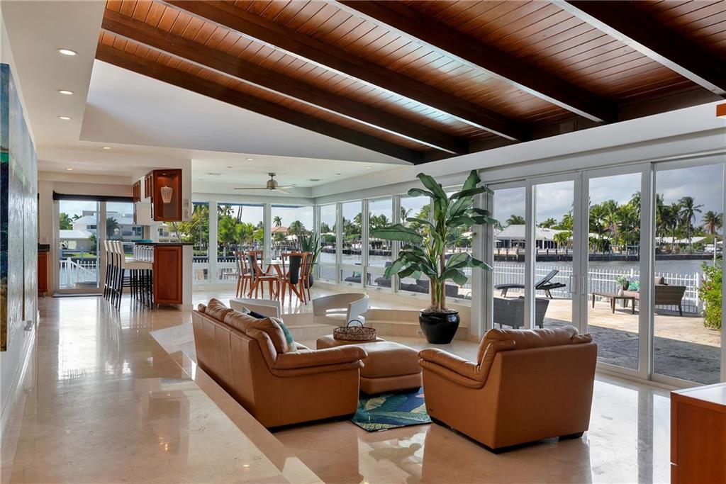 3207 NE 38th St