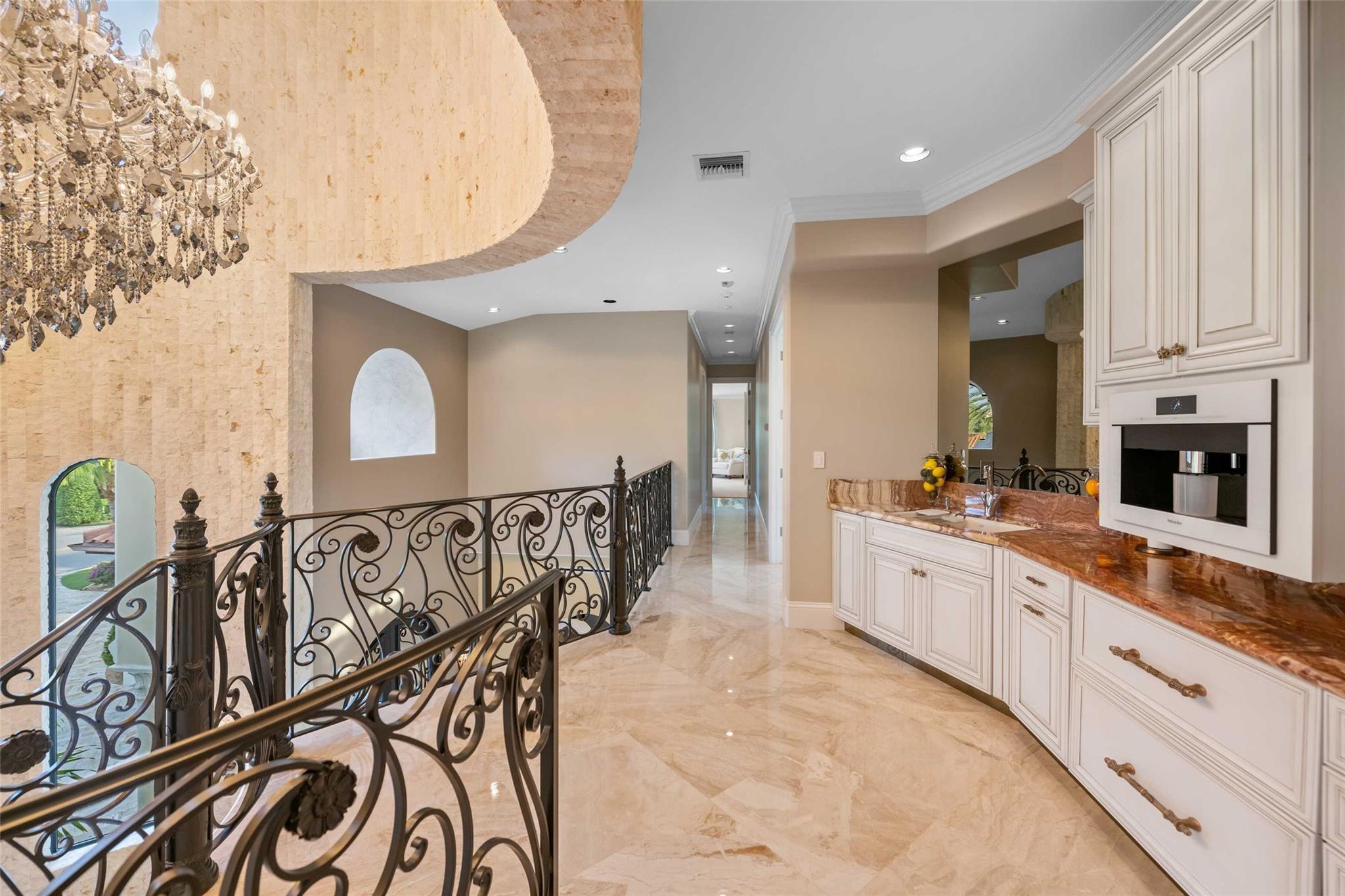 1265 Seminole Dr