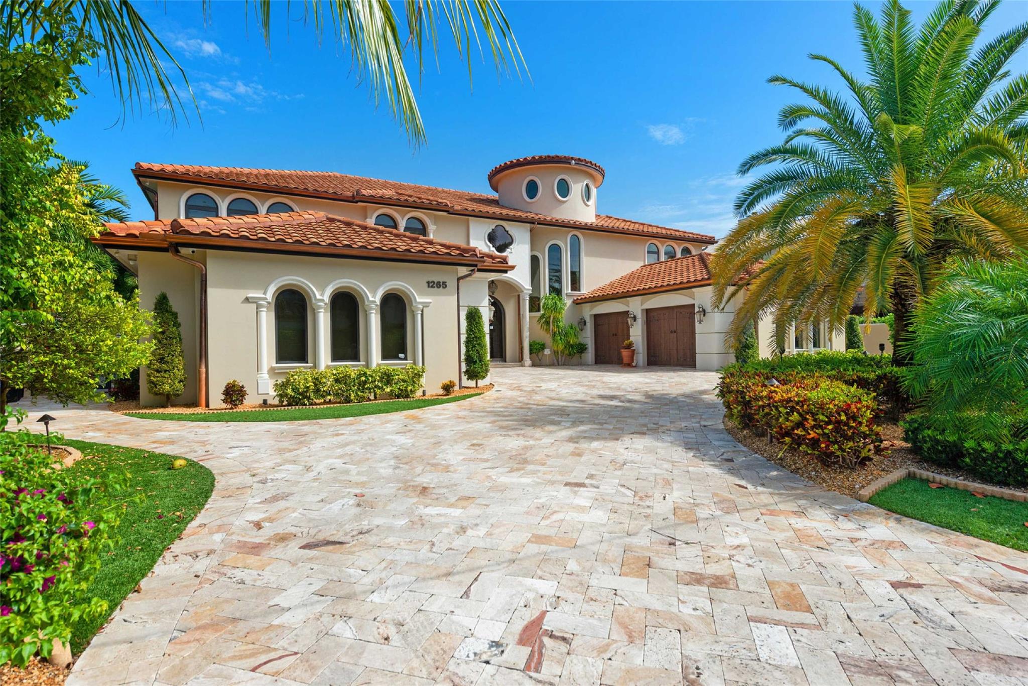 1265 Seminole Dr