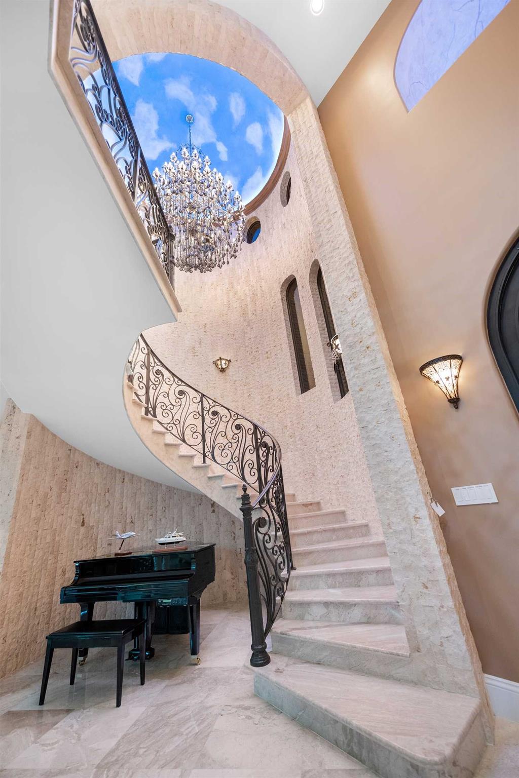 1265 Seminole Dr