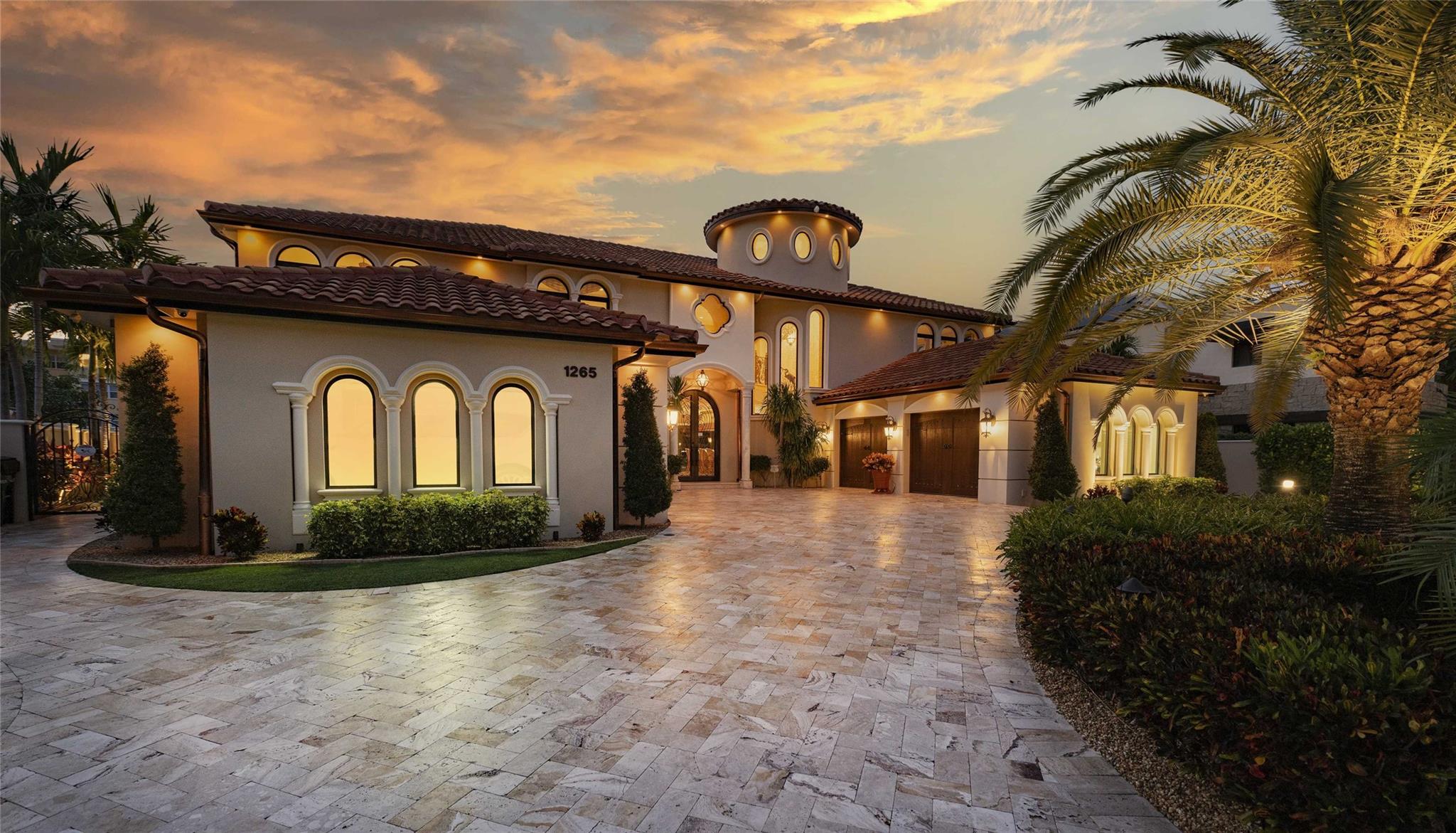 1265 Seminole Dr
