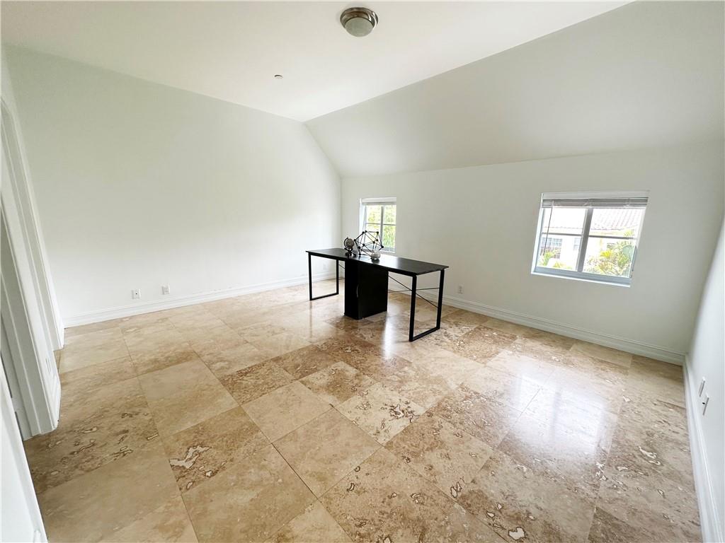 1110 NE 17th Way