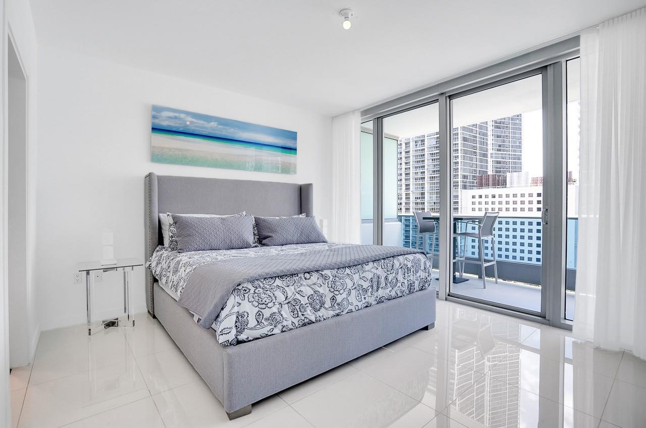 200 Biscayne Boulevard Way 903