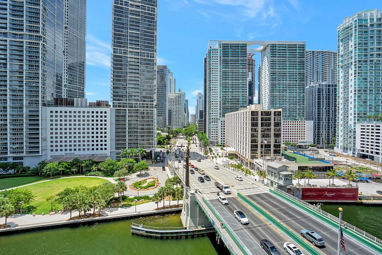 200 Biscayne Boulevard Way 903
