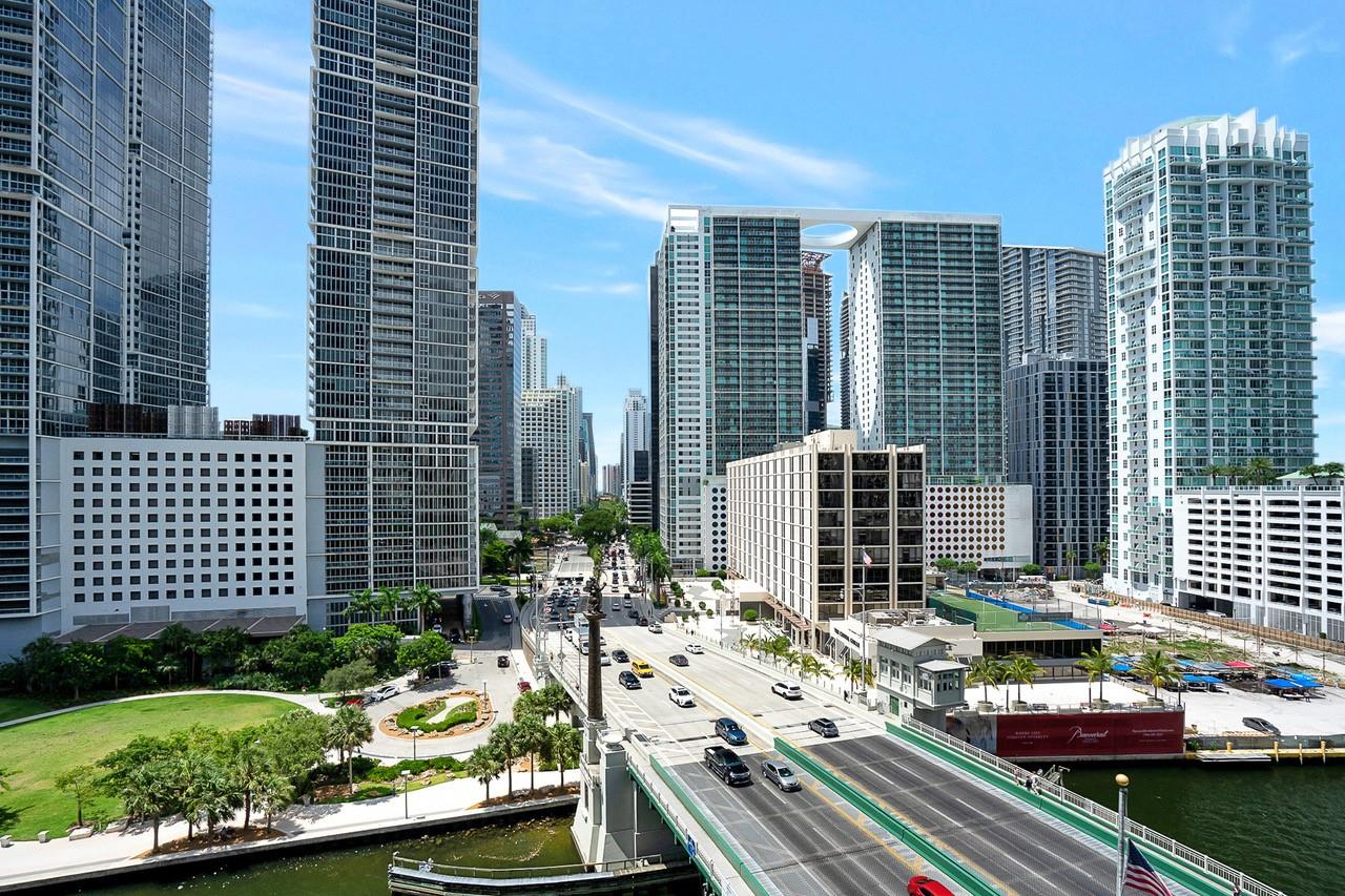 200 Biscayne Boulevard Way 903