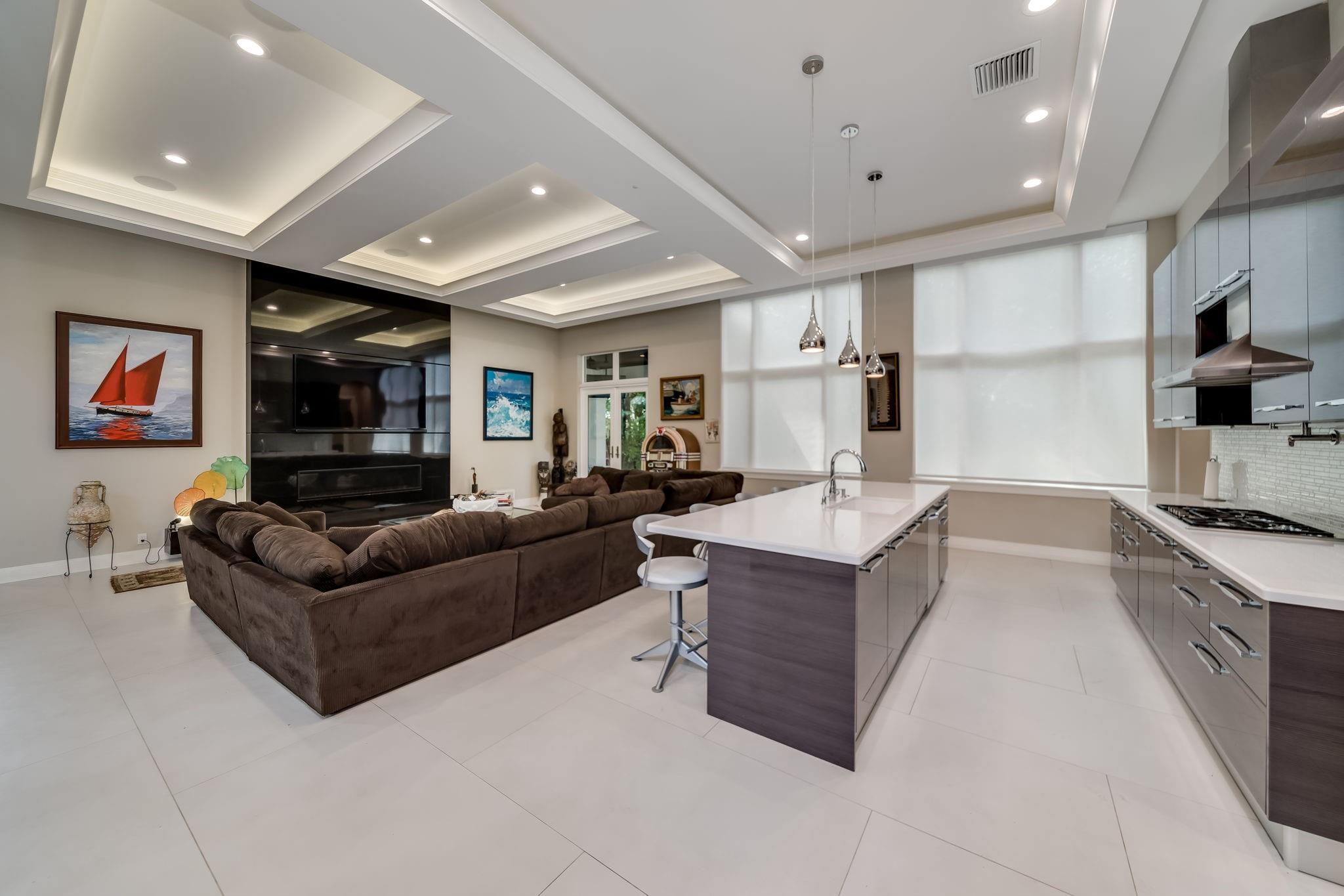 1248 N Rio Vista Blvd
