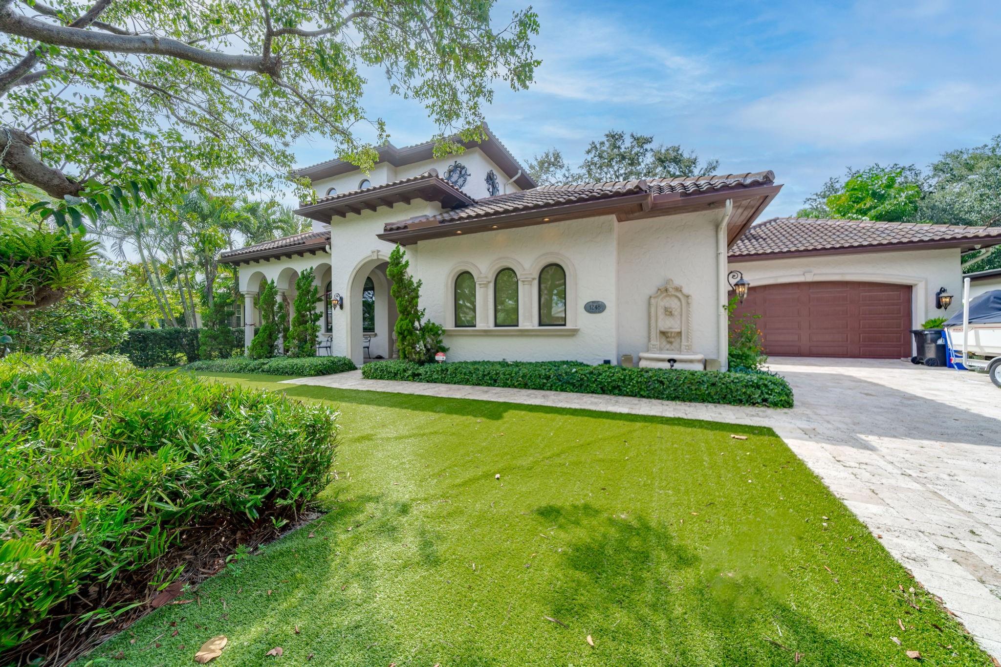 1248 N Rio Vista Blvd