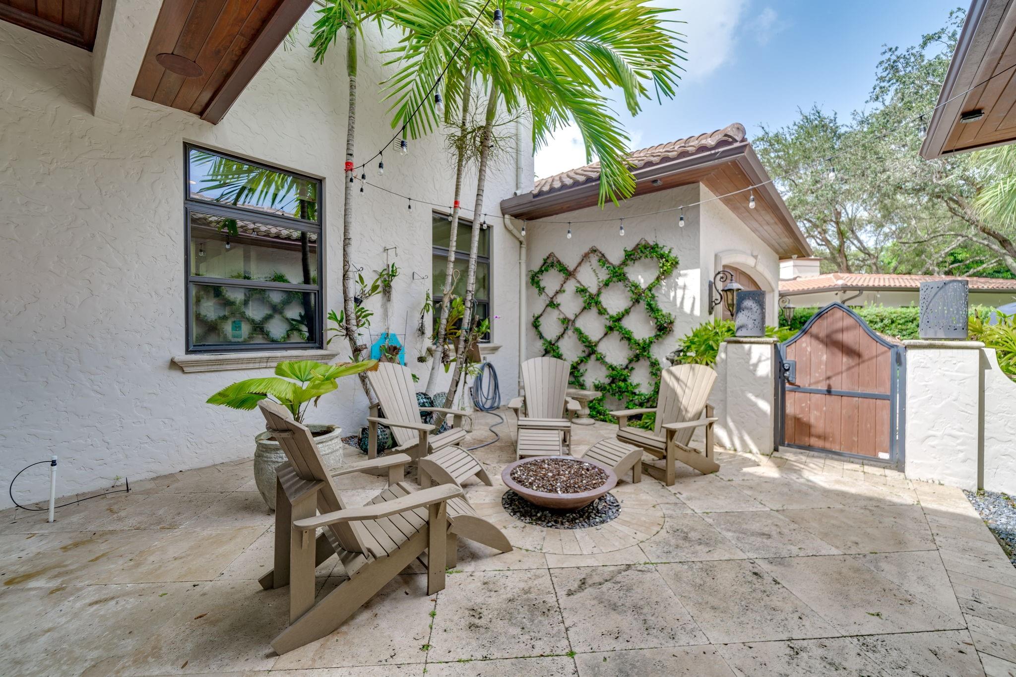 1248 N Rio Vista Blvd