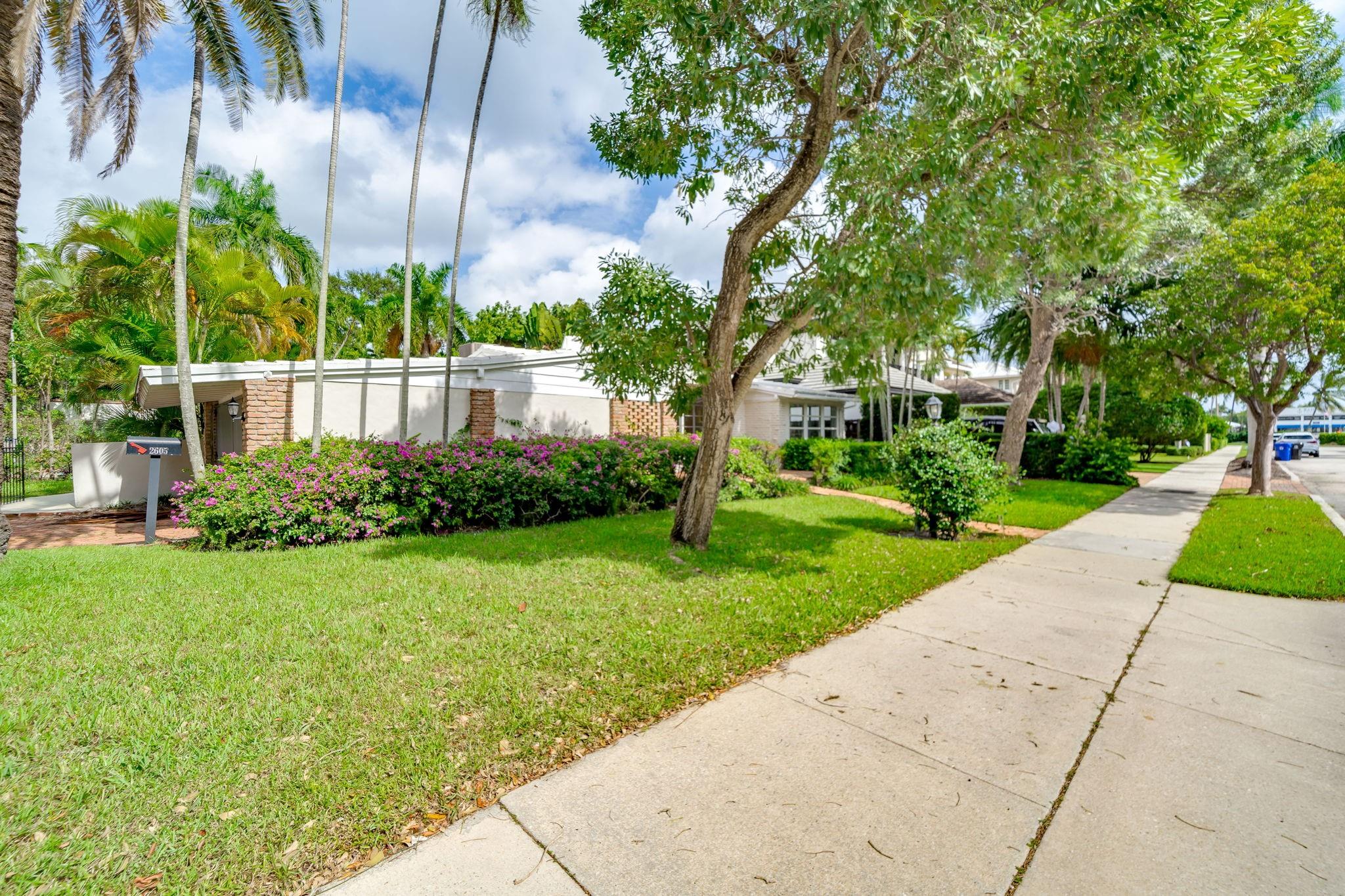 2605 Datura Ct