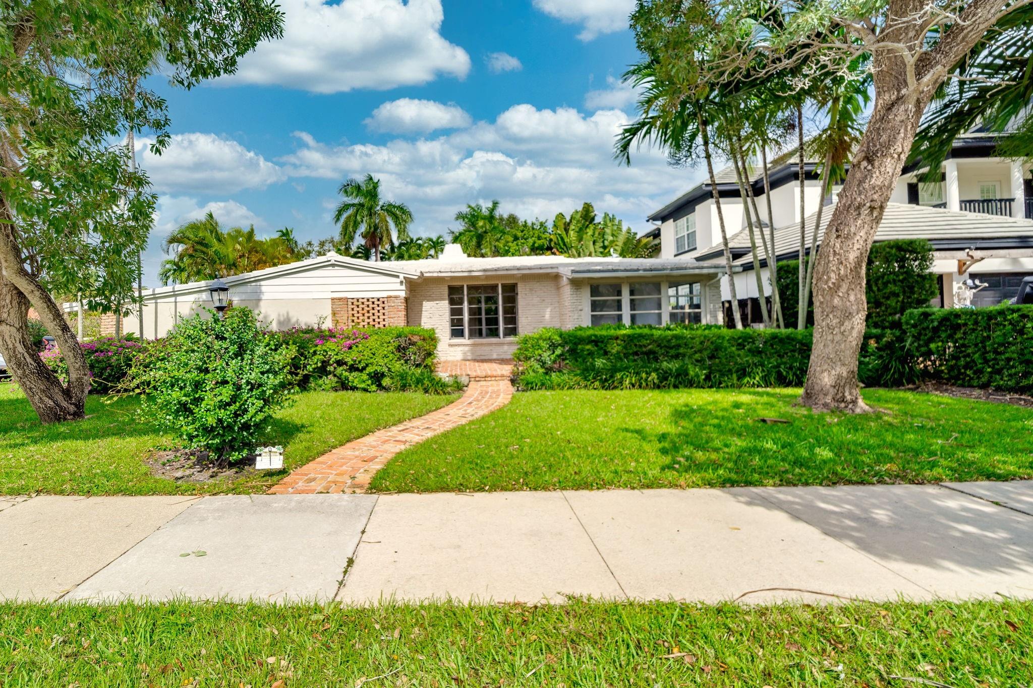 2605 Datura Ct
