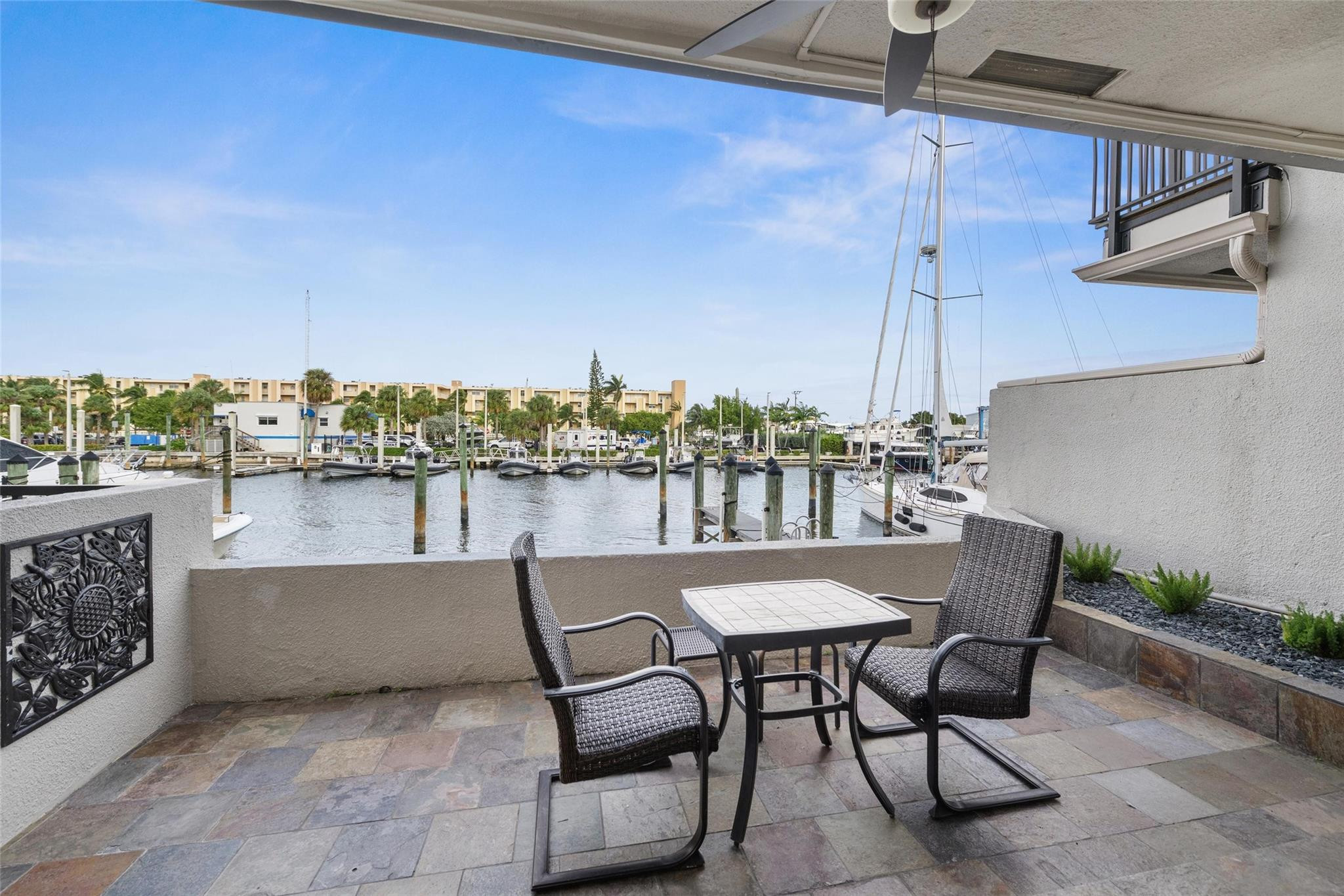 35 Port Side Dr