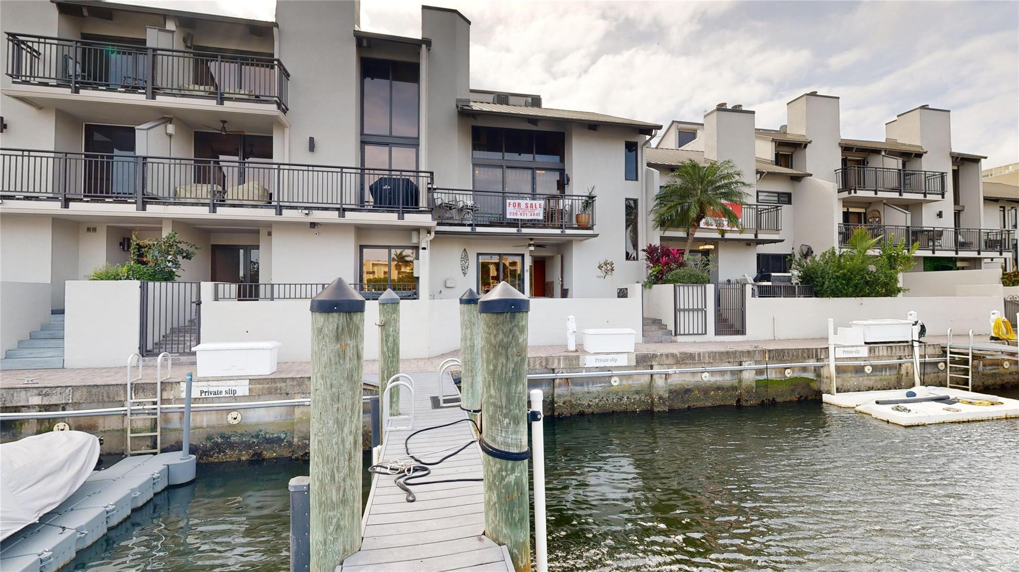 35 Port Side Dr