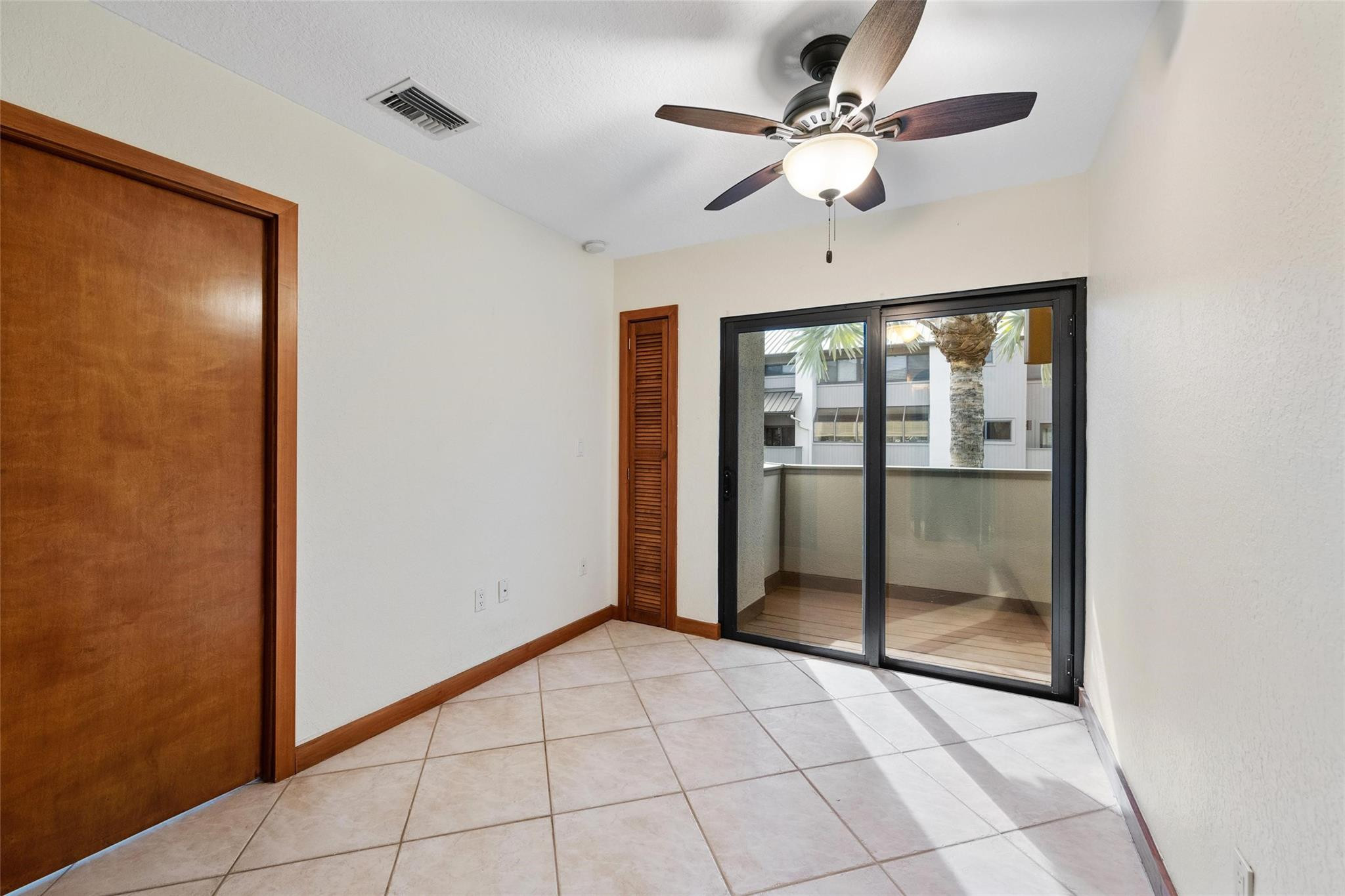 35 Port Side Dr
