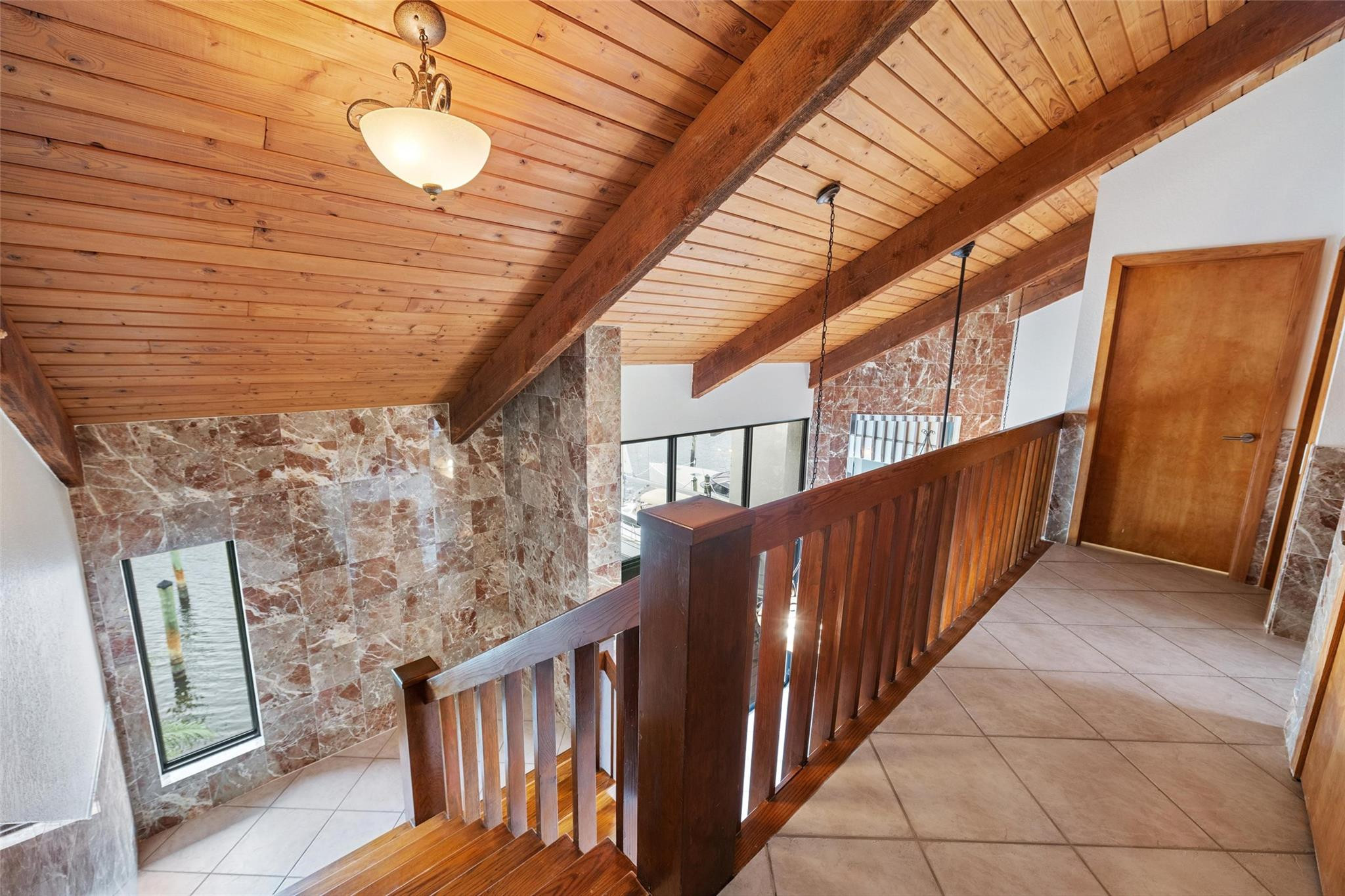35 Port Side Dr