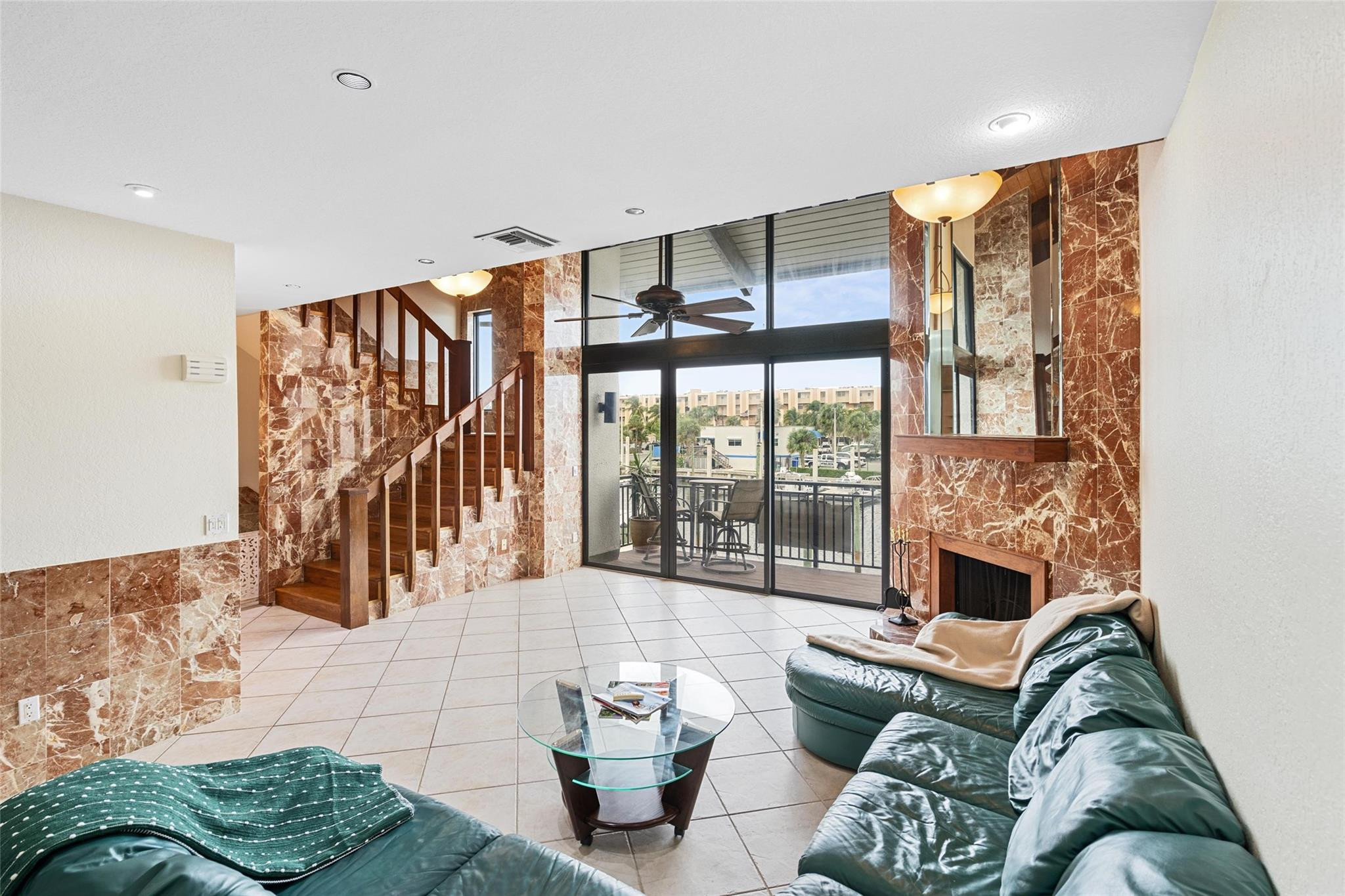 35 Port Side Dr