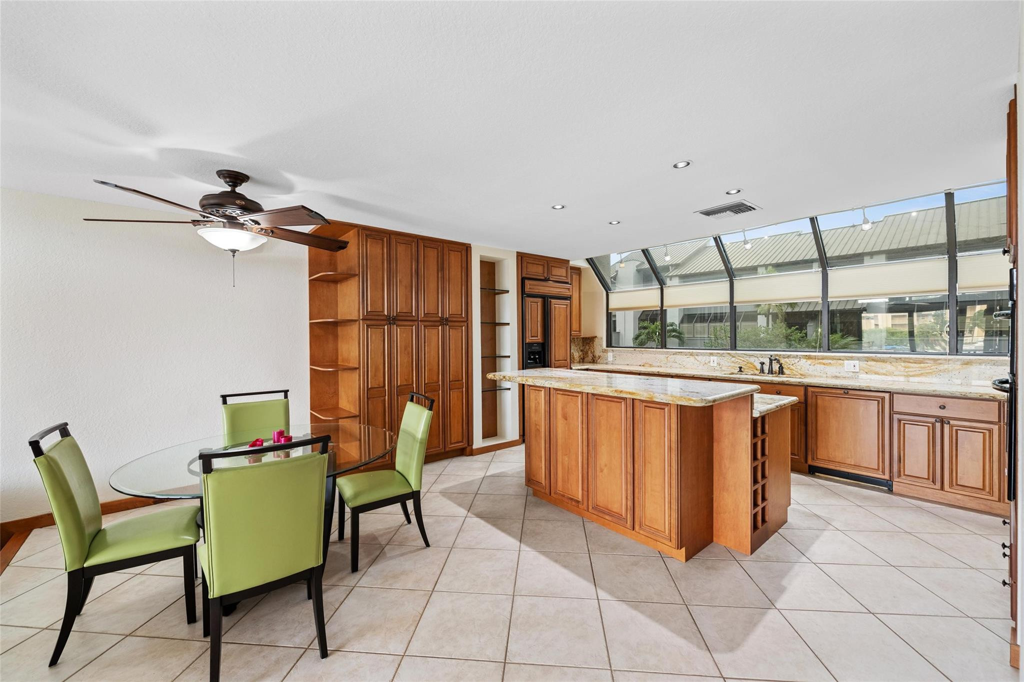 35 Port Side Dr