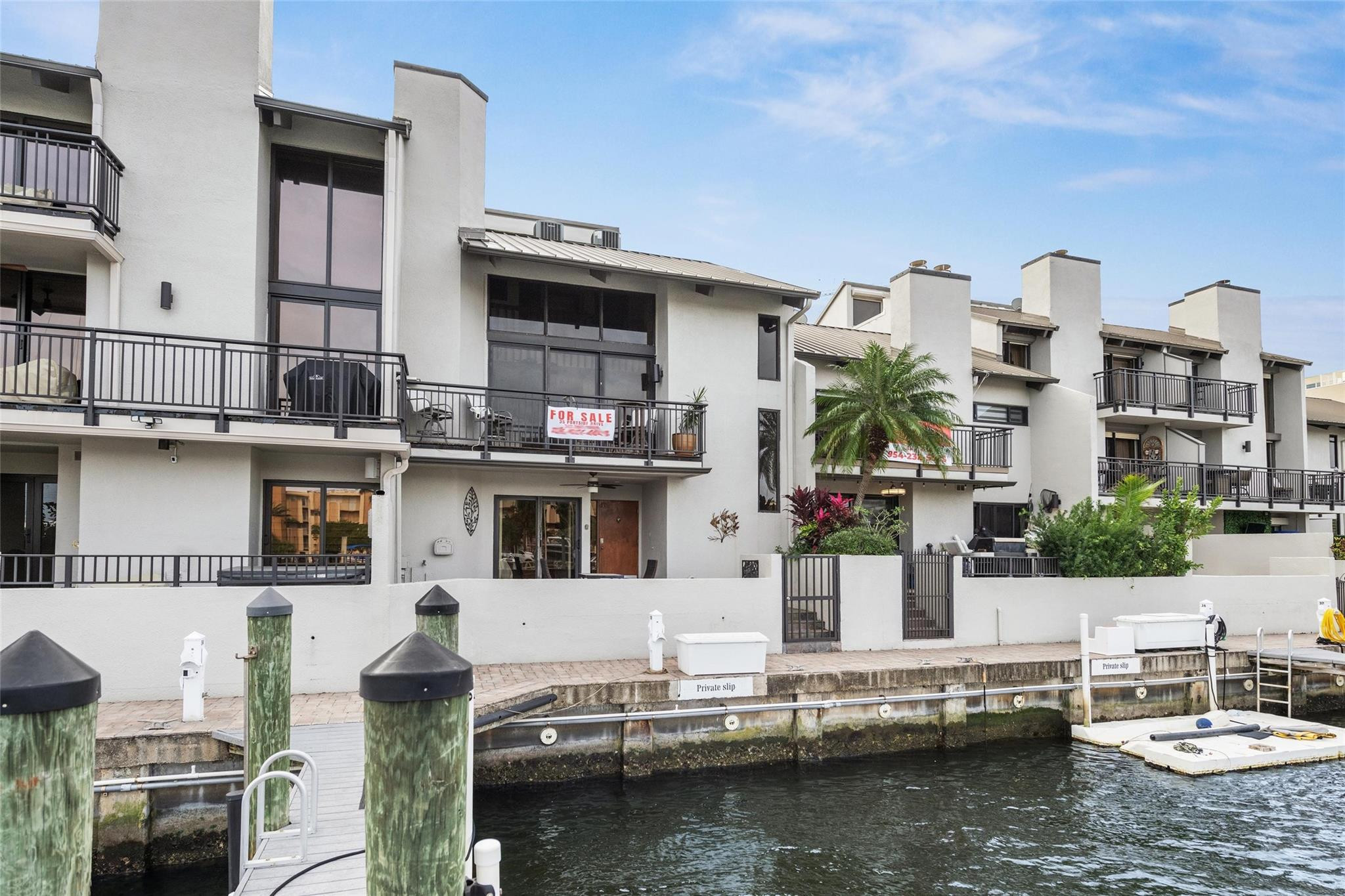 35 Port Side Dr