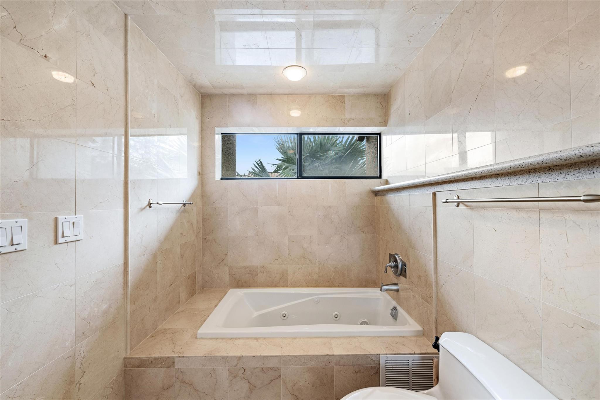 35 Port Side Dr