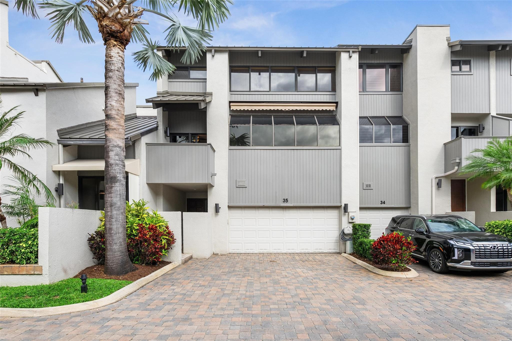 35 Port Side Dr