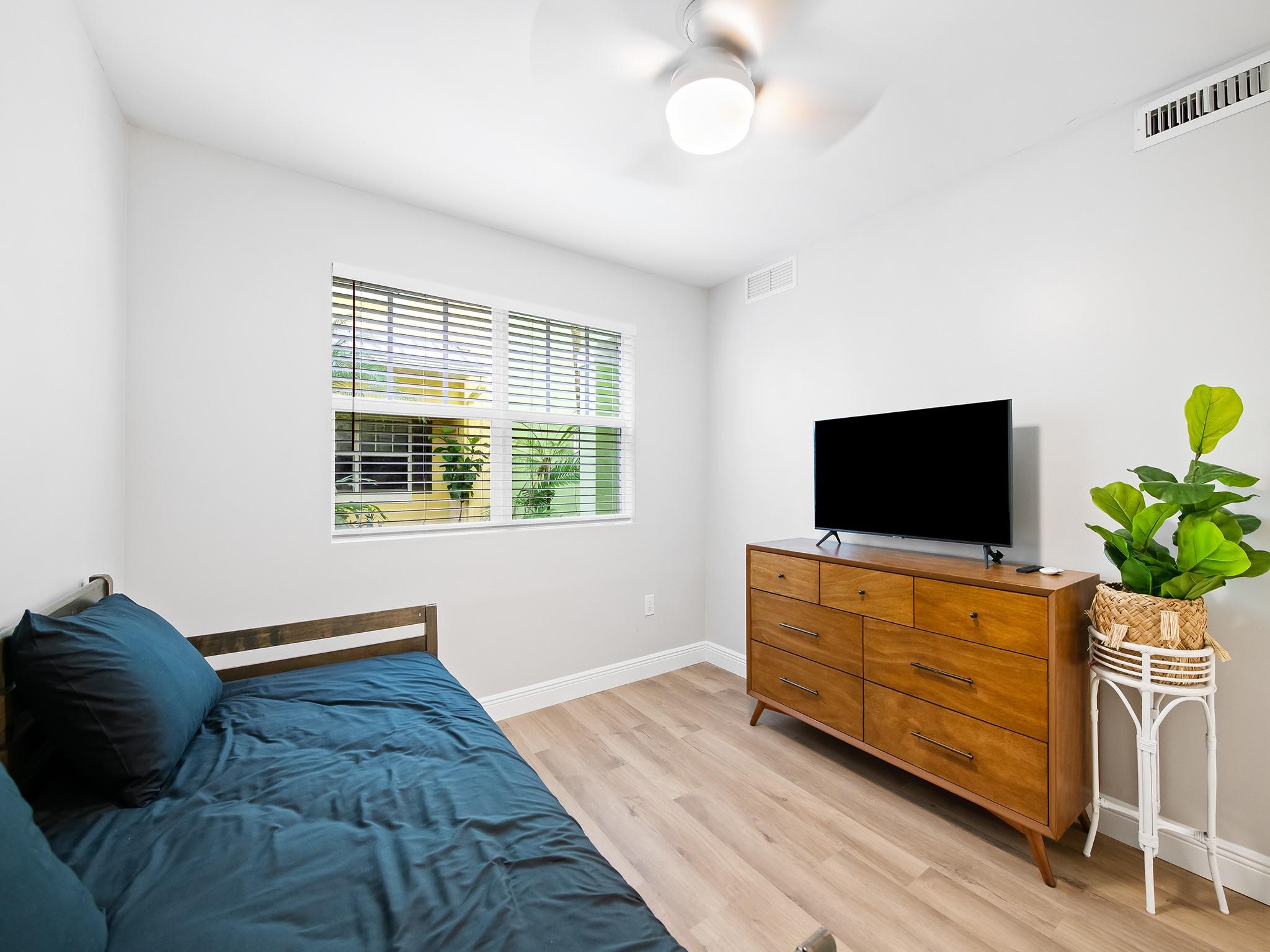 701 SE 16th Street 5