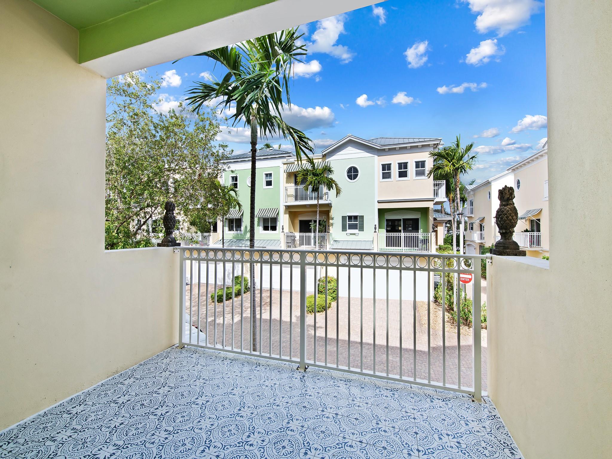 701 SE 16th Street 5