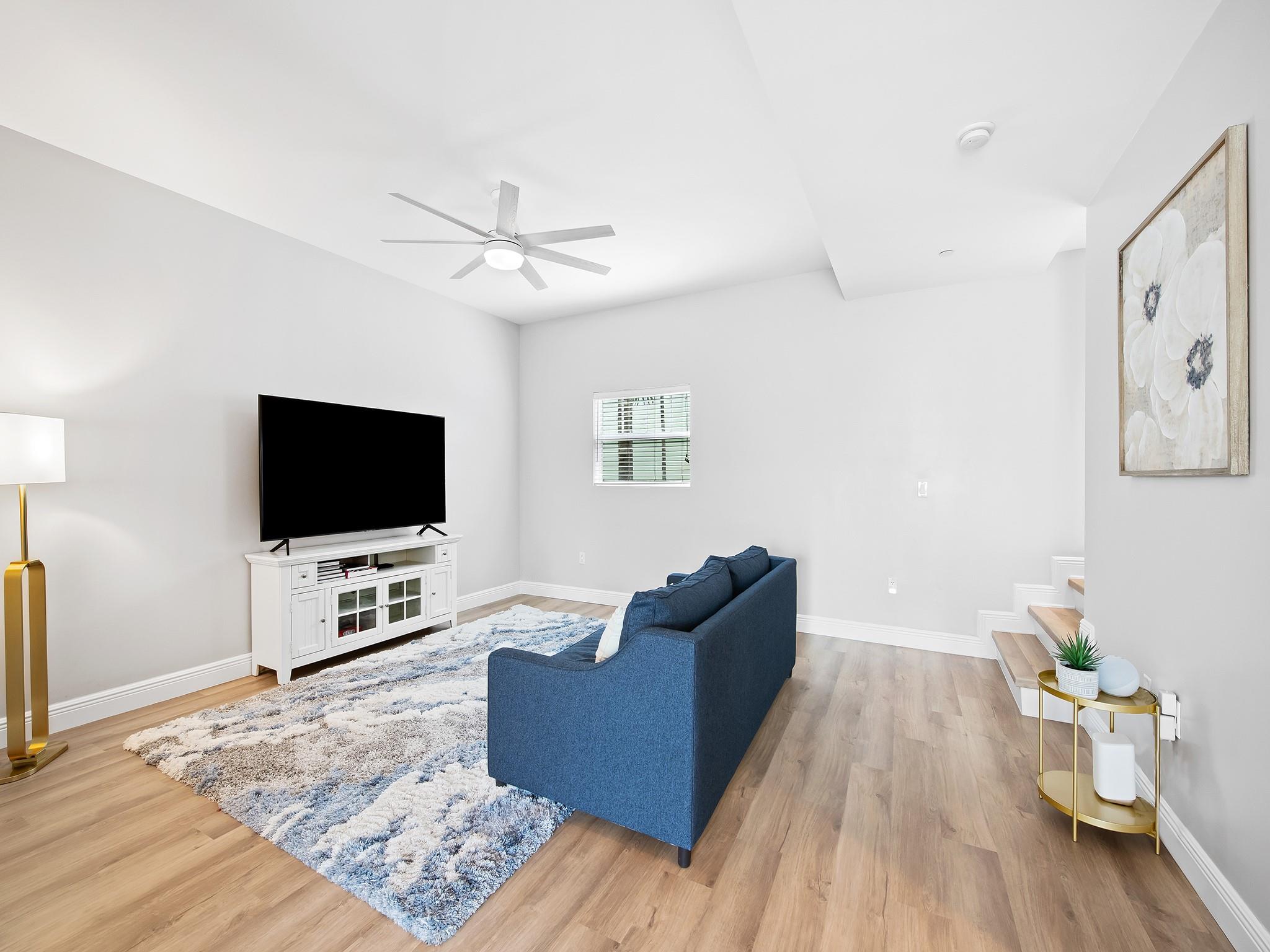 701 SE 16th Street 5