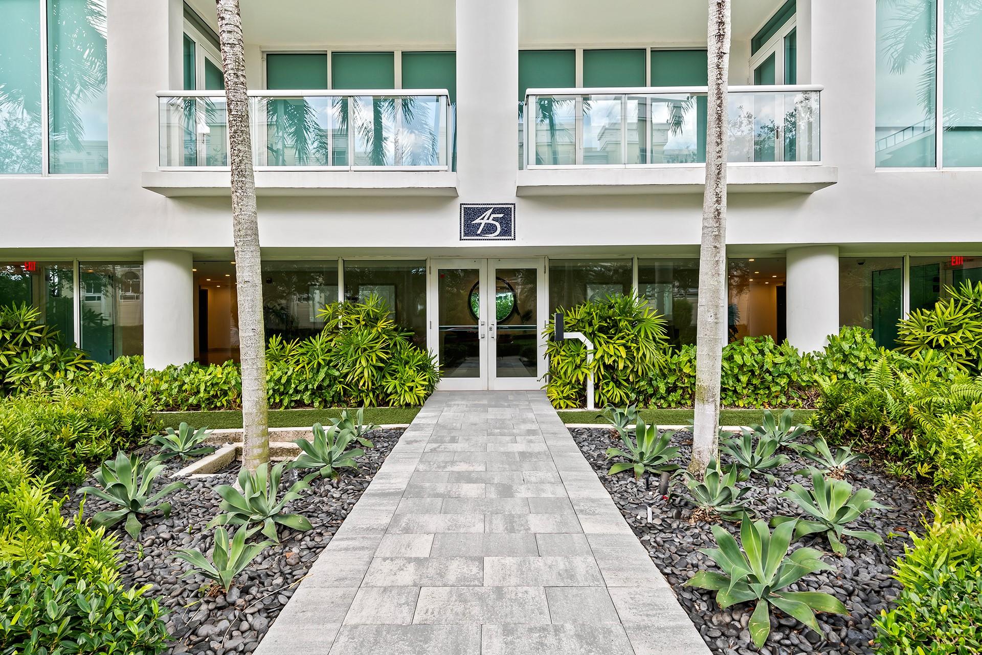 45 Hendricks Isle 401