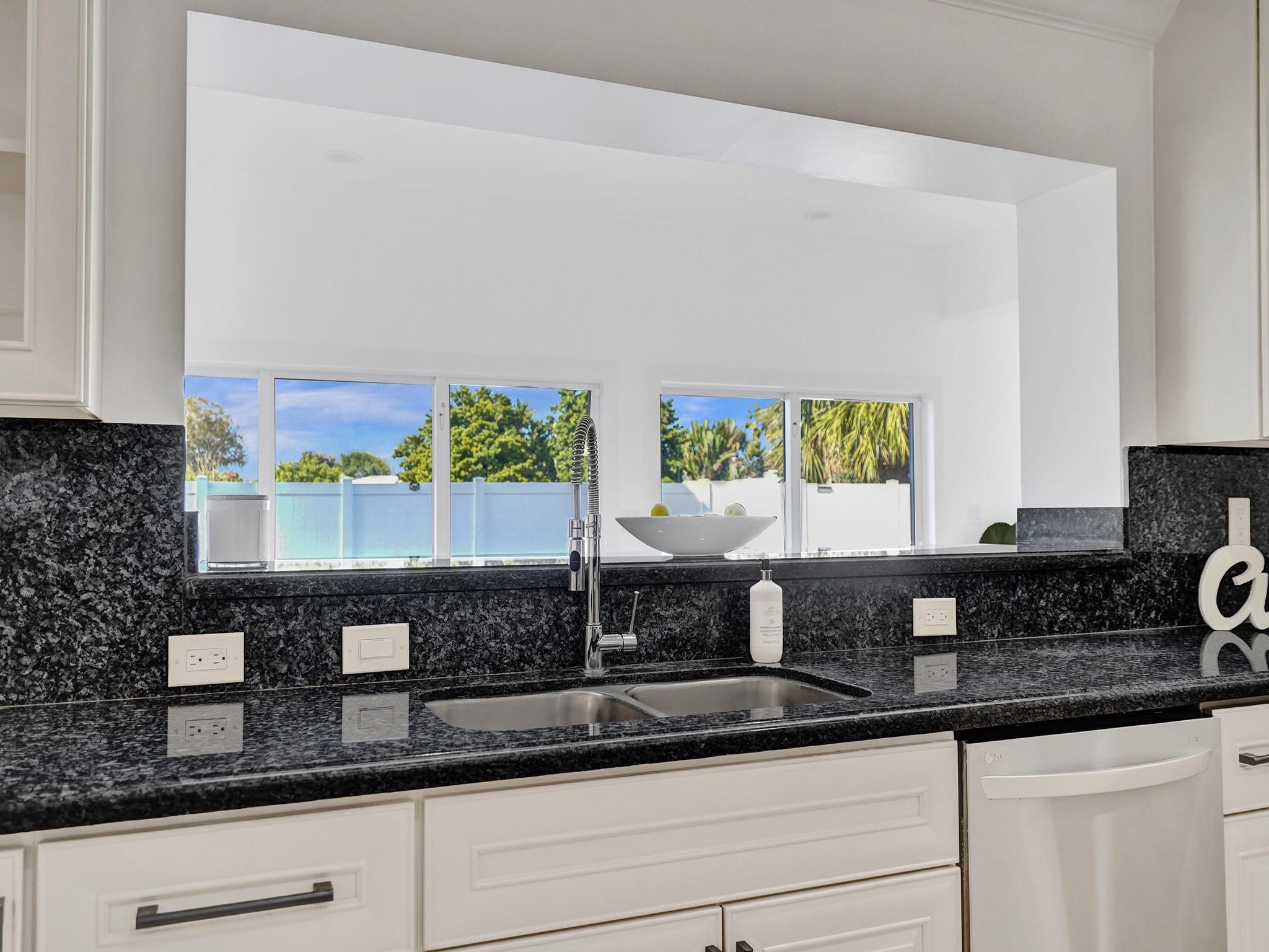 2319 NE 35th Dr