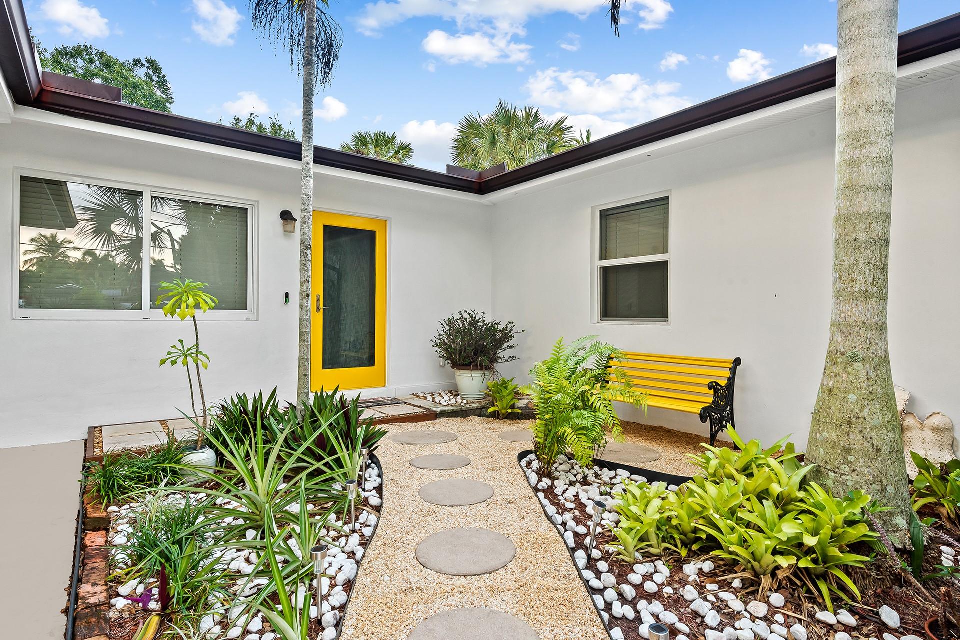 1713 SW 4th Ct