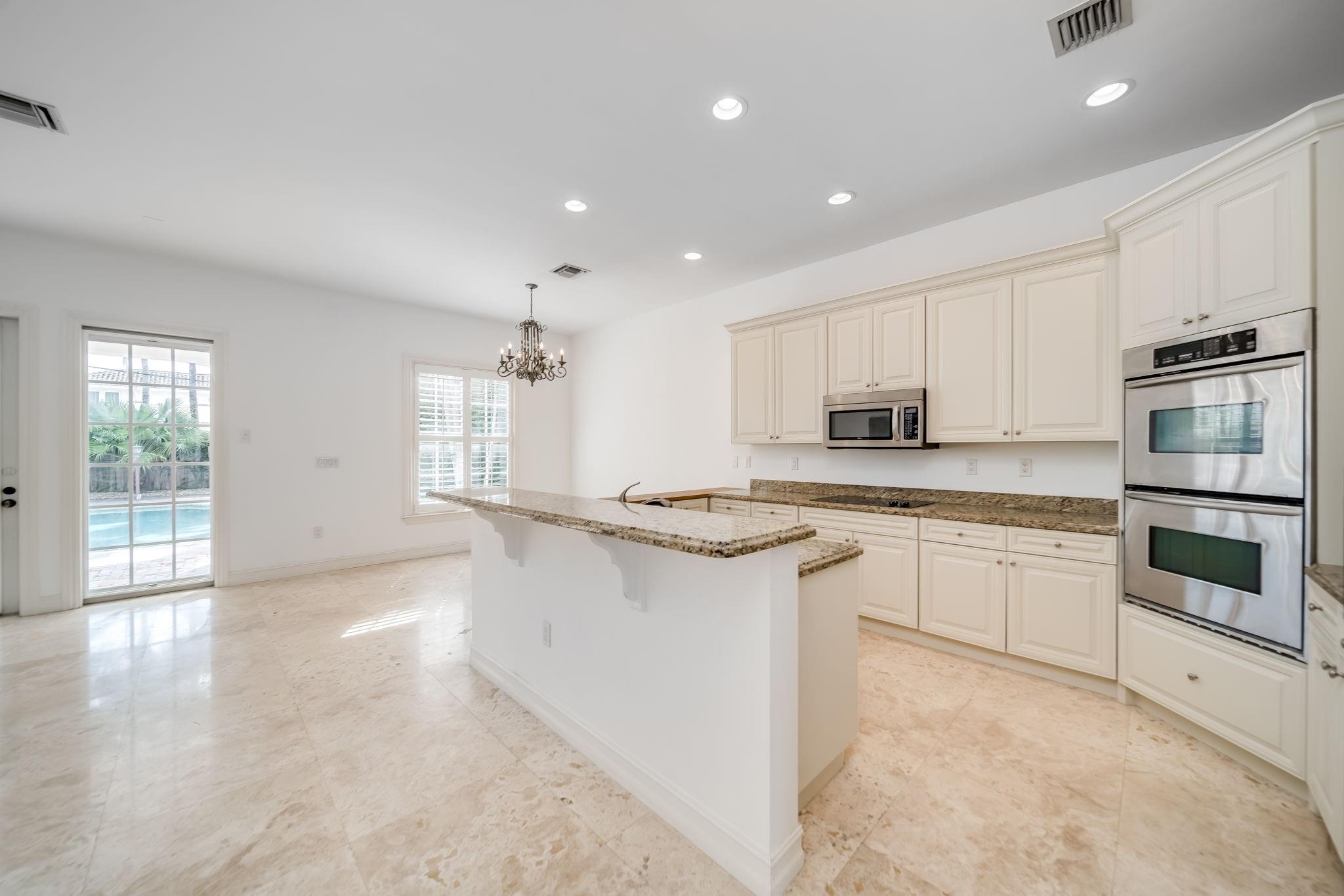2626 Alamanda Ct
