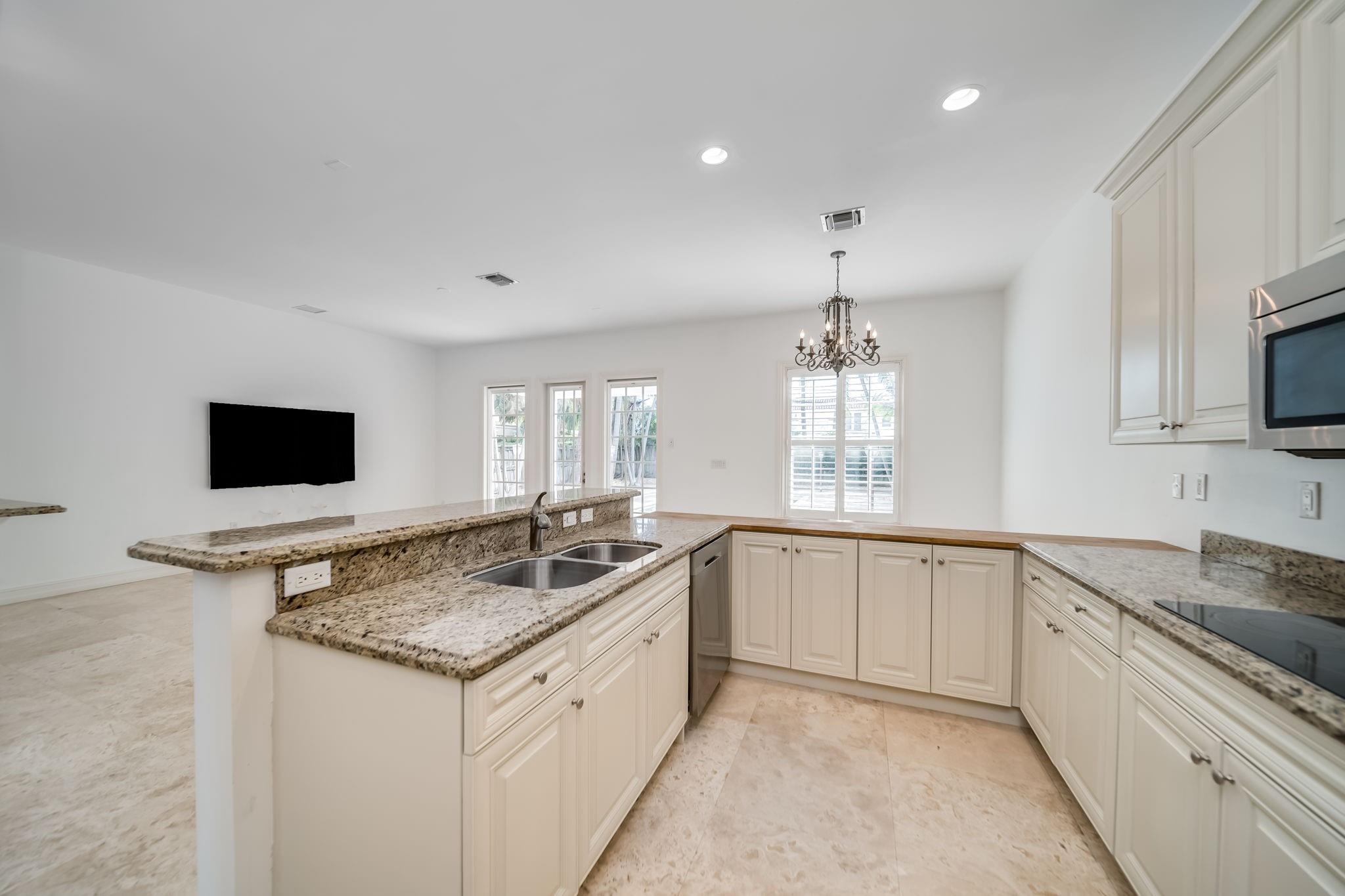 2626 Alamanda Ct