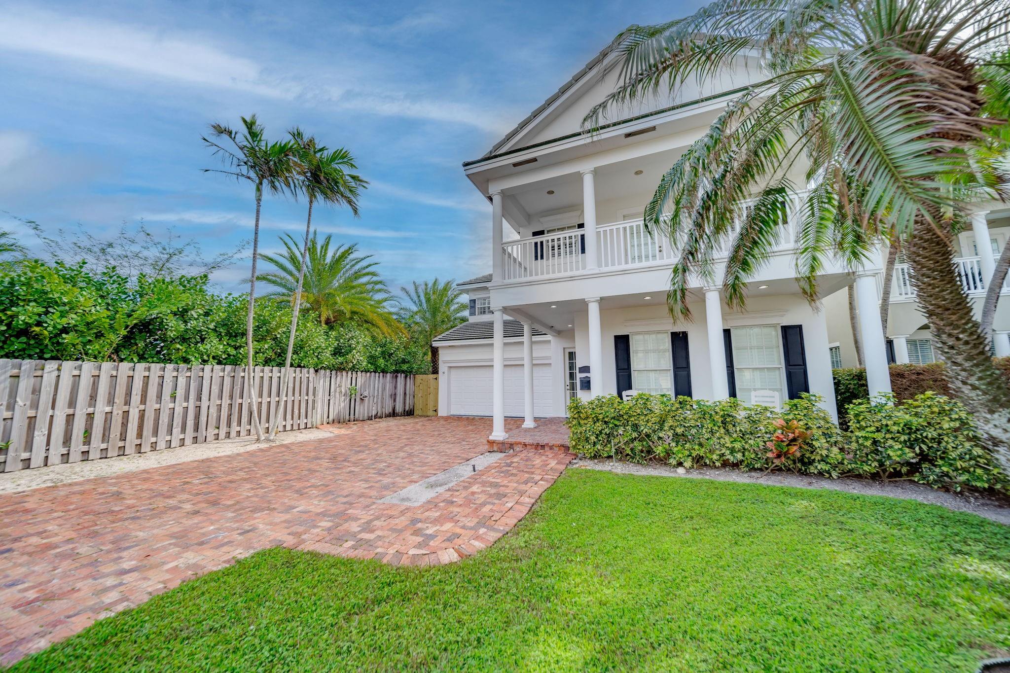 2626 Alamanda Ct