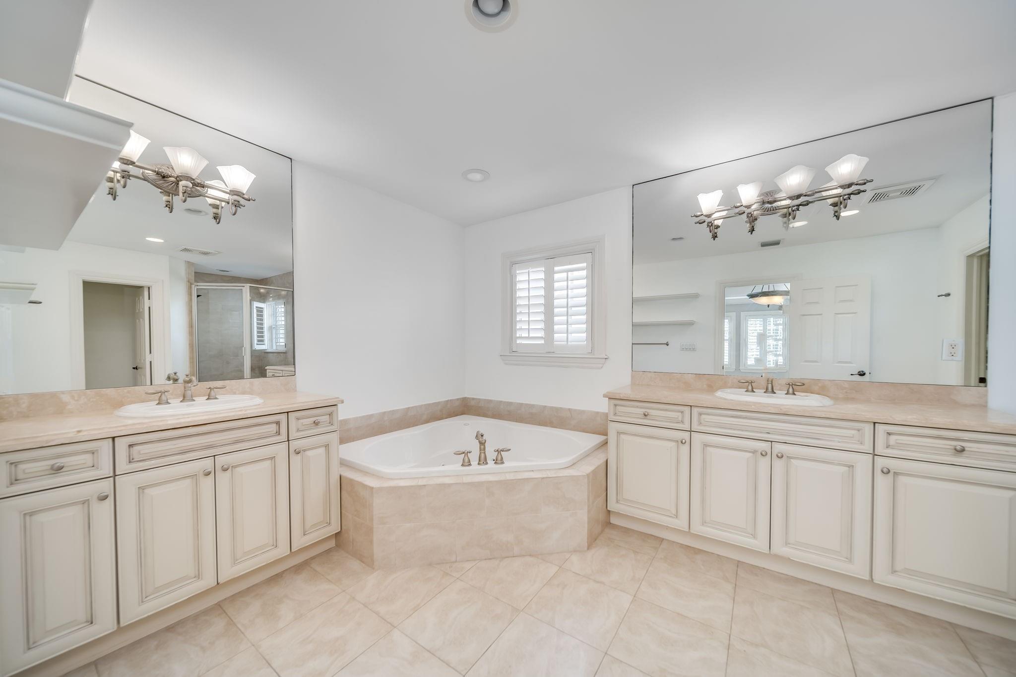 2626 Alamanda Ct