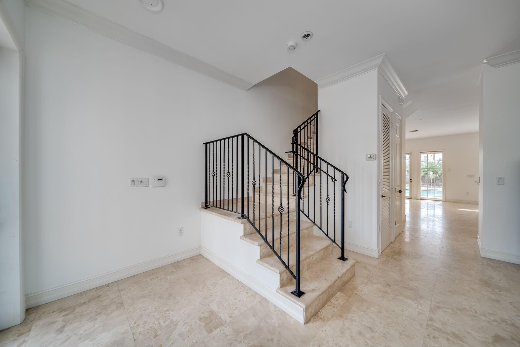 2626 Alamanda Ct