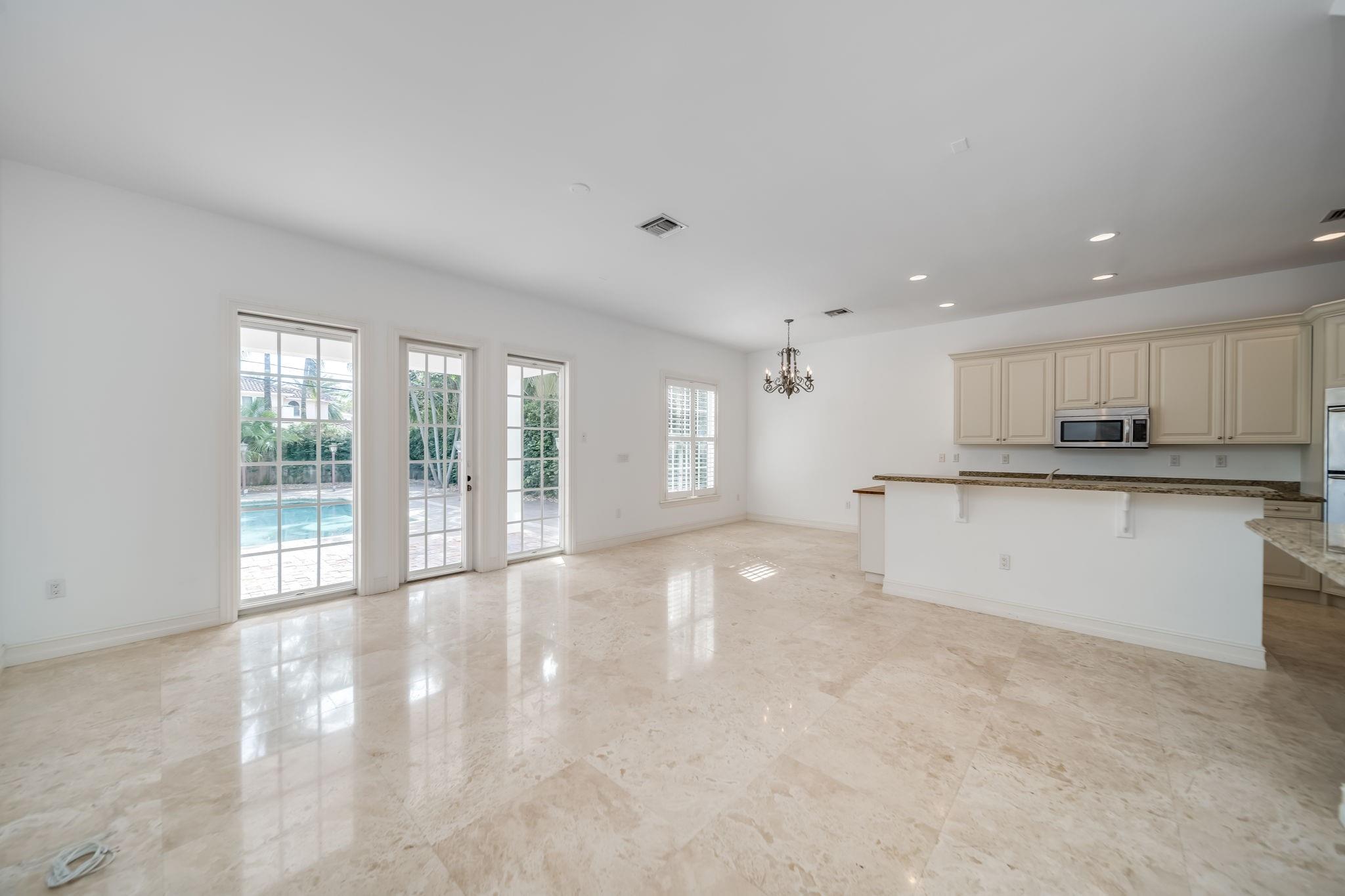 2626 Alamanda Ct
