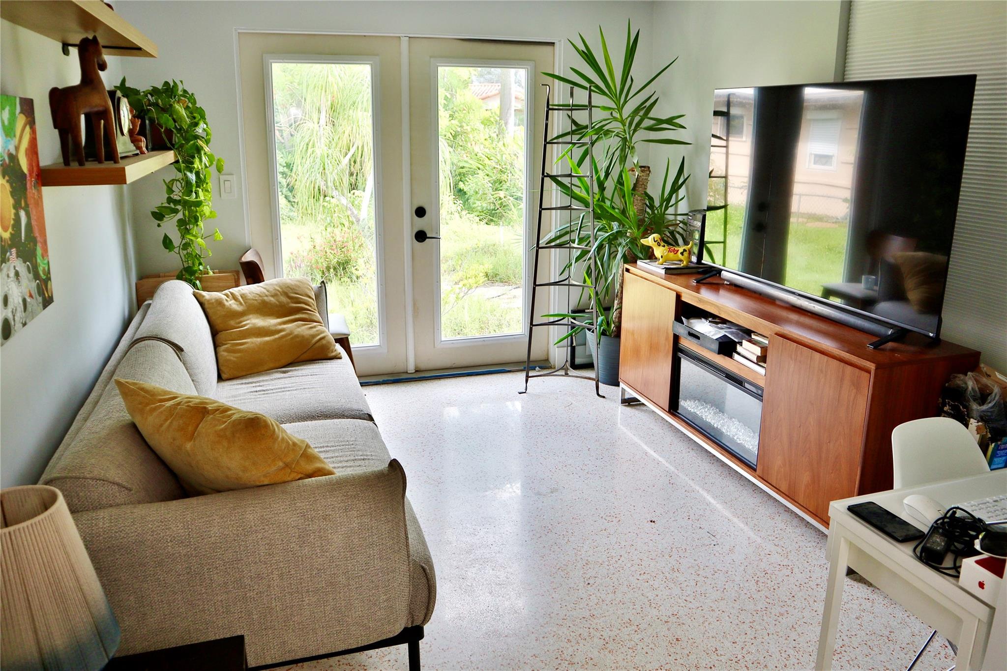 1900 Coral Gardens Drive