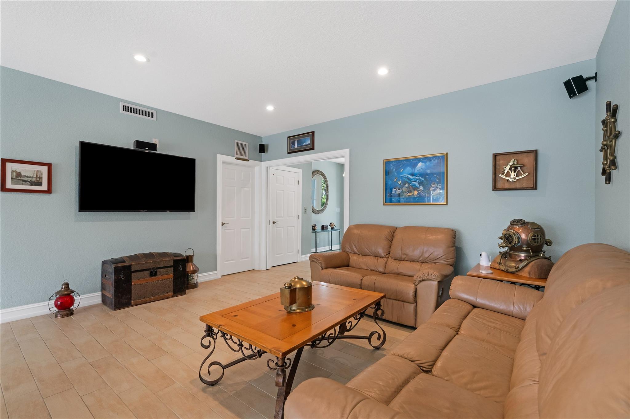 716 Bryan Pl