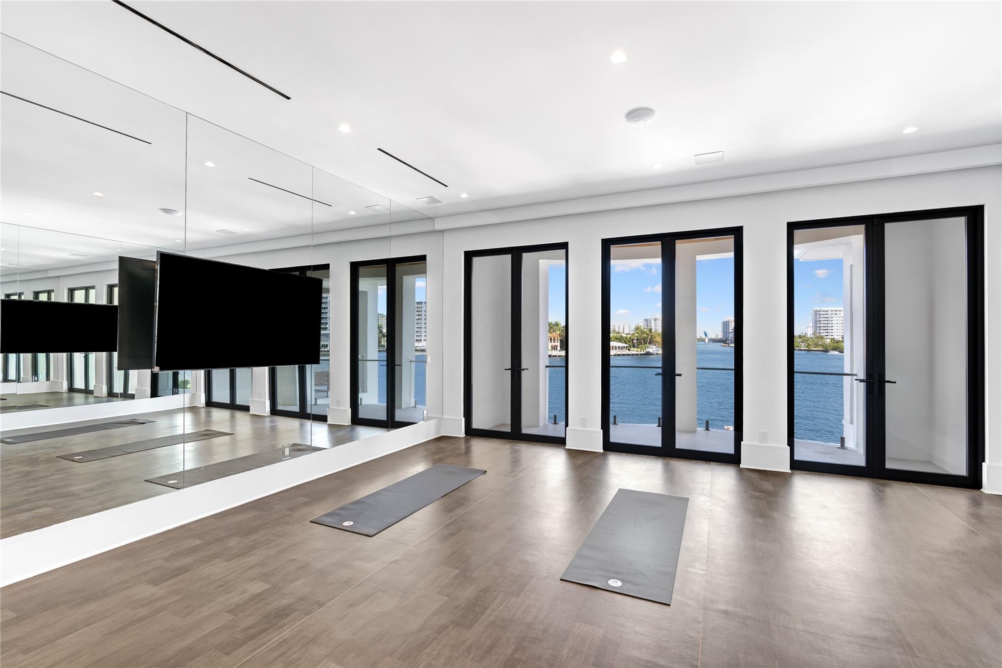 2519 Aqua Vista Blvd