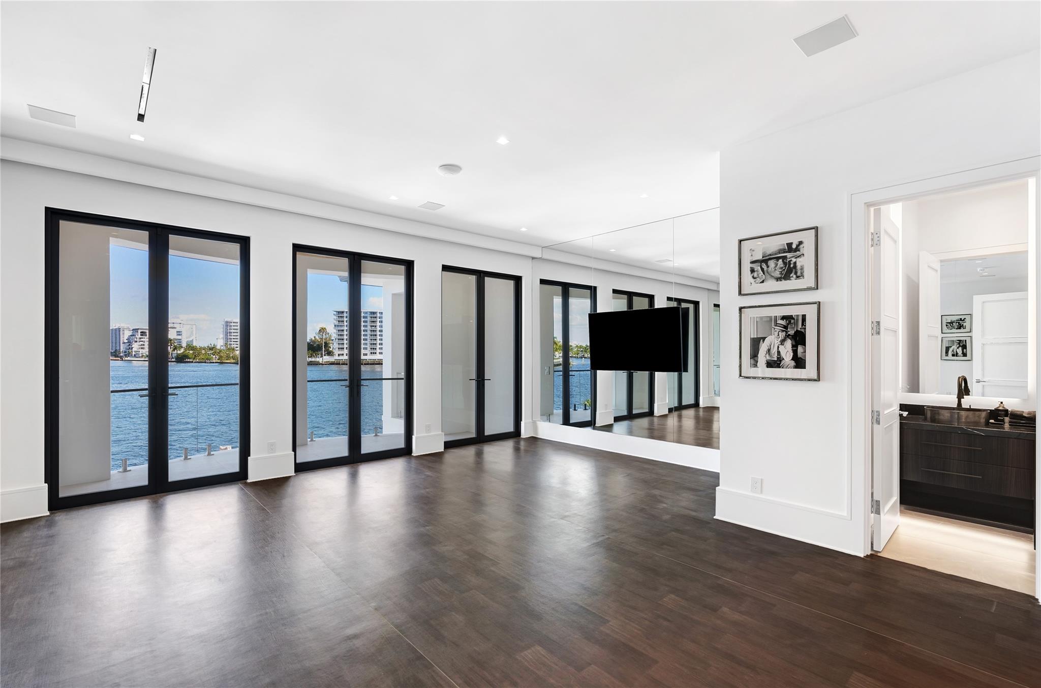 2519 Aqua Vista Blvd