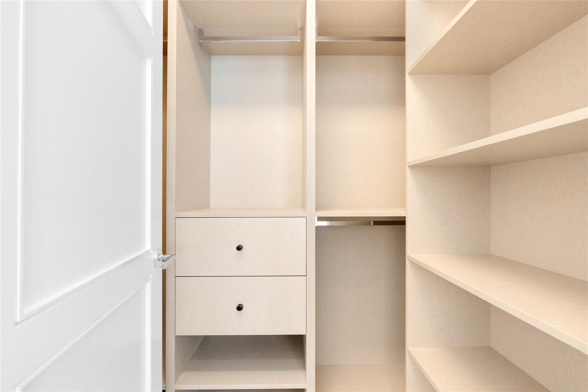 2519 Aqua Vista Blvd