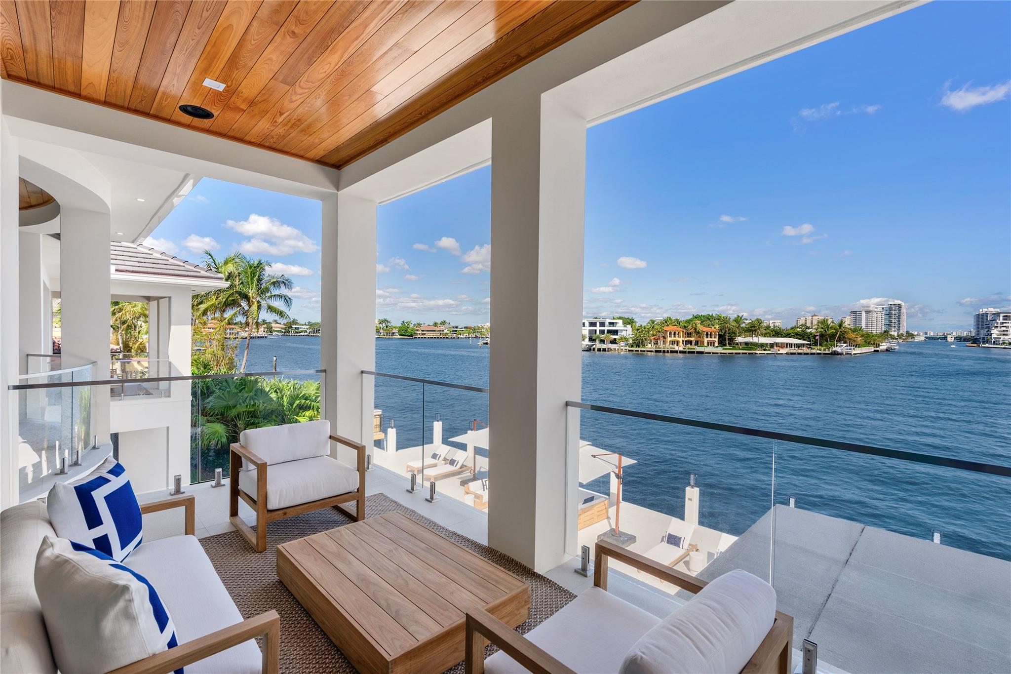 2519 Aqua Vista Blvd