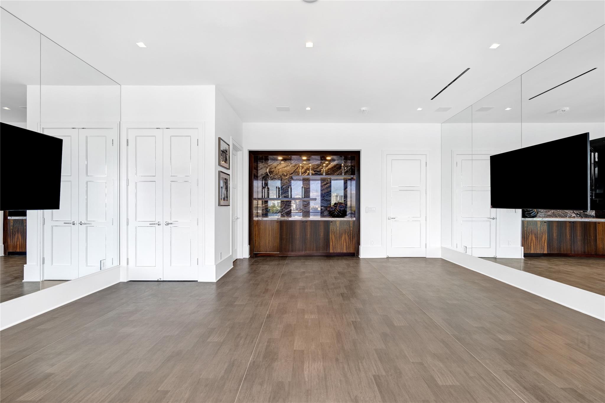 2519 Aqua Vista Blvd